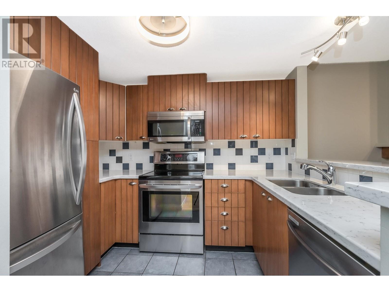 7326 Hawthorne Terrace, Burnaby, British Columbia  V5E 4M4 - Photo 18 - R2827213