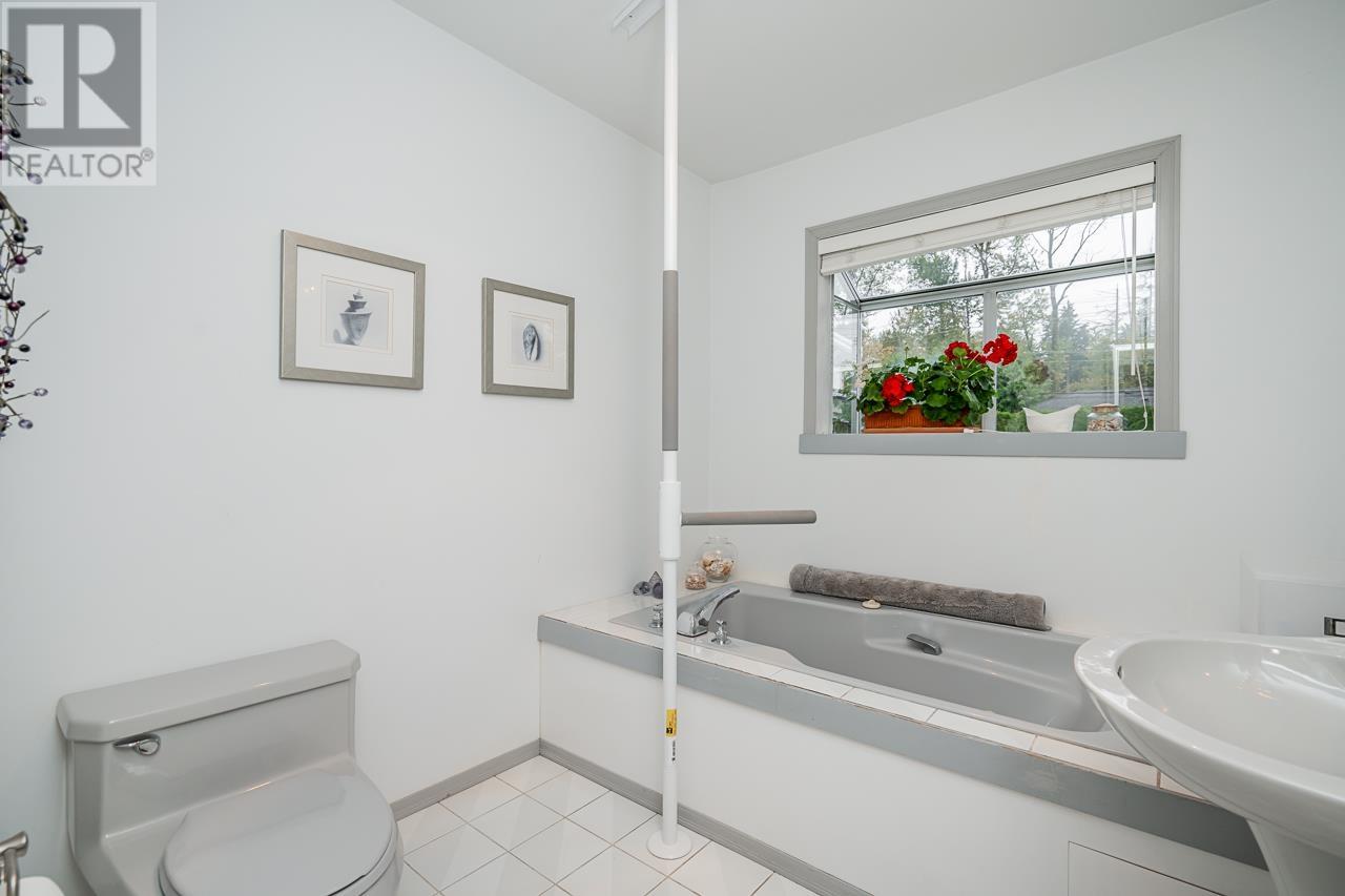 3225 Chrisdale Avenue, Burnaby, British Columbia  V5A 2Y1 - Photo 17 - R2827254
