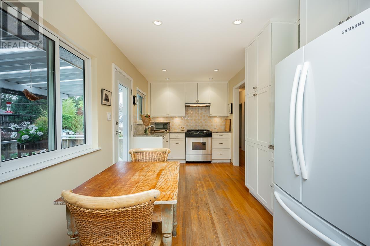 3225 Chrisdale Avenue, Burnaby, British Columbia  V5A 2Y1 - Photo 10 - R2827254