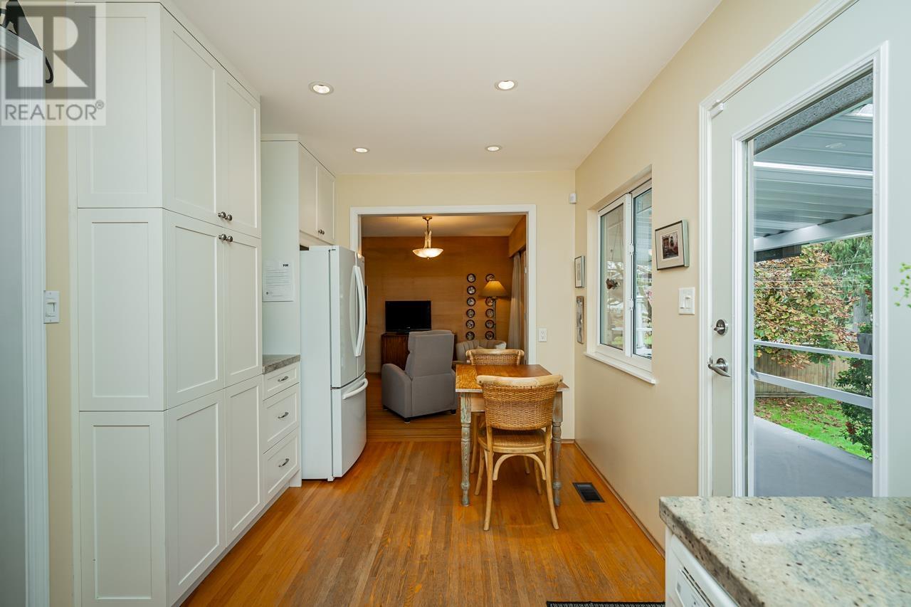 3225 Chrisdale Avenue, Burnaby, British Columbia  V5A 2Y1 - Photo 11 - R2827254