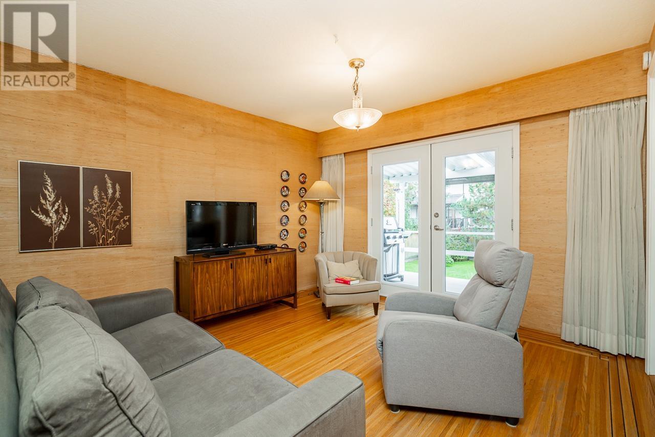 3225 Chrisdale Avenue, Burnaby, British Columbia  V5A 2Y1 - Photo 8 - R2827254