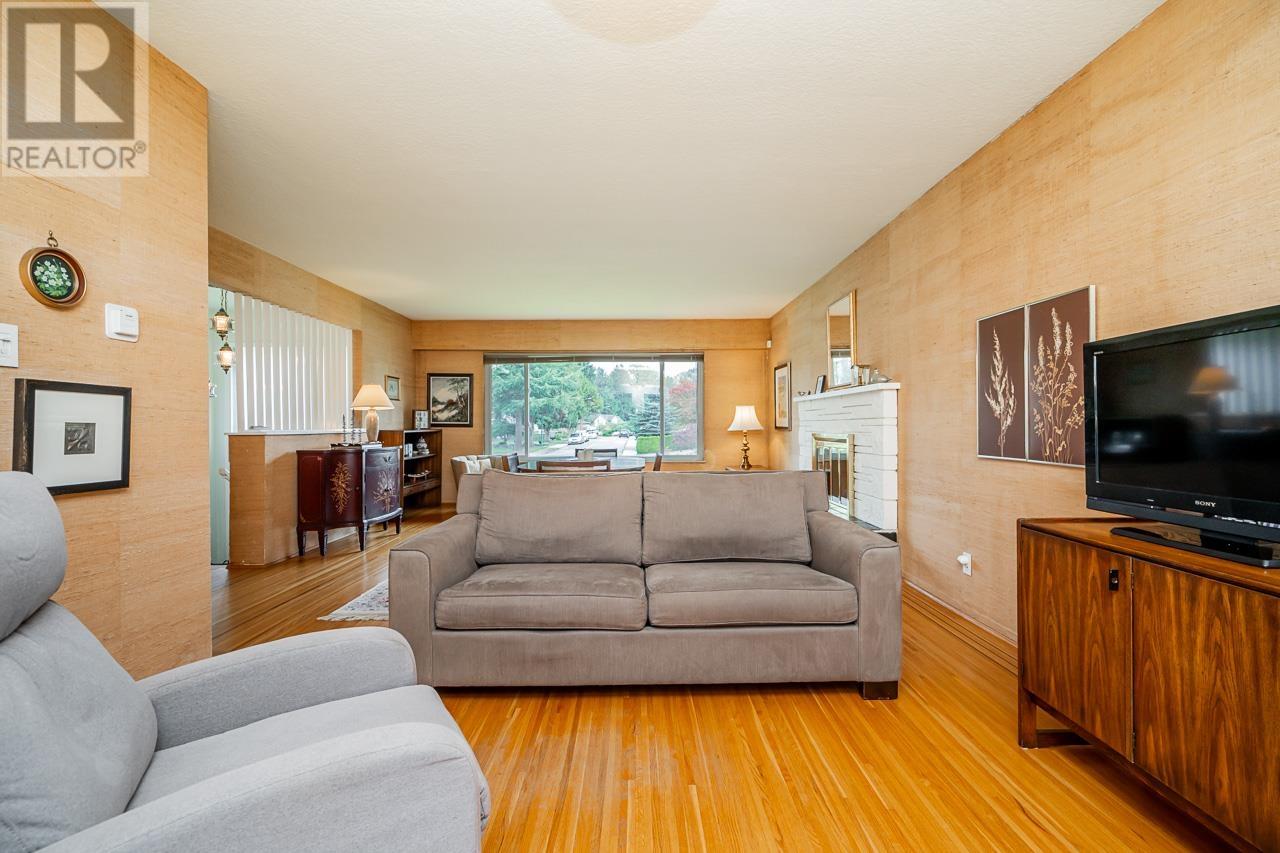 3225 Chrisdale Avenue, Burnaby, British Columbia  V5A 2Y1 - Photo 9 - R2827254