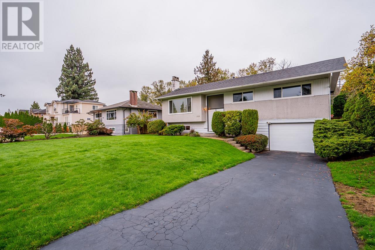 3225 Chrisdale Avenue, Burnaby, British Columbia  V5A 2Y1 - Photo 3 - R2827254