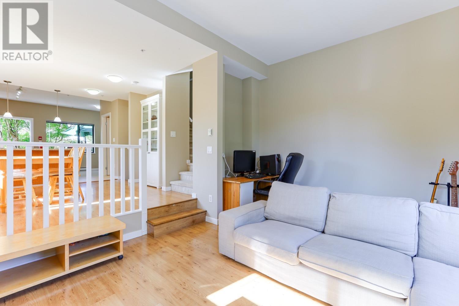 396 Westview Street, Coquitlam, British Columbia  V3K 0A3 - Photo 6 - R2827318