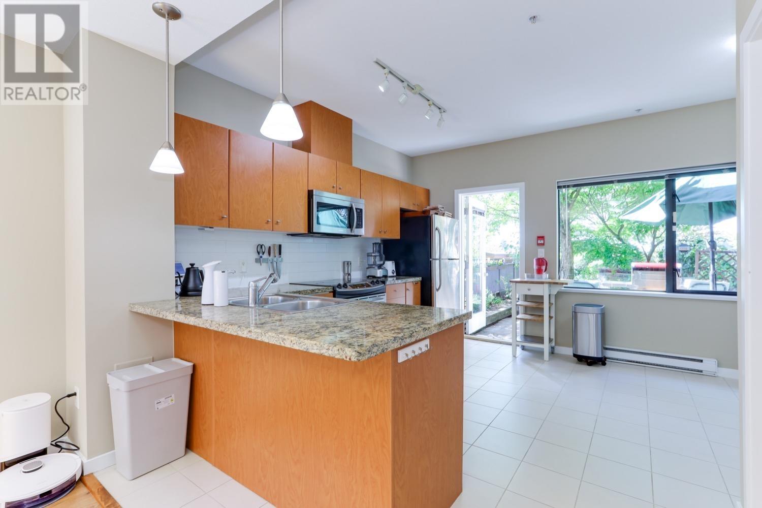 396 Westview Street, Coquitlam, British Columbia  V3K 0A3 - Photo 9 - R2827318