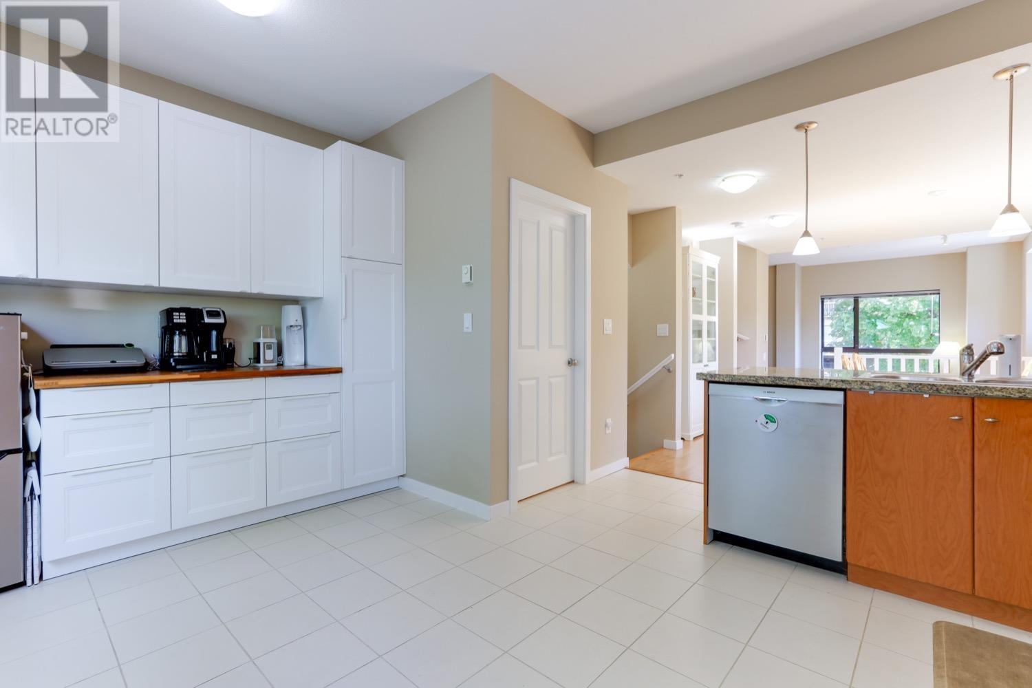 396 Westview Street, Coquitlam, British Columbia  V3K 0A3 - Photo 13 - R2827318
