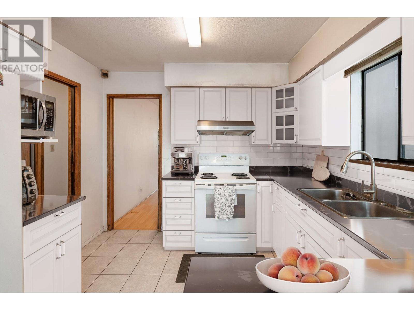 2165 E 41st Avenue, Vancouver, British Columbia  V5P 1L3 - Photo 10 - R2827337