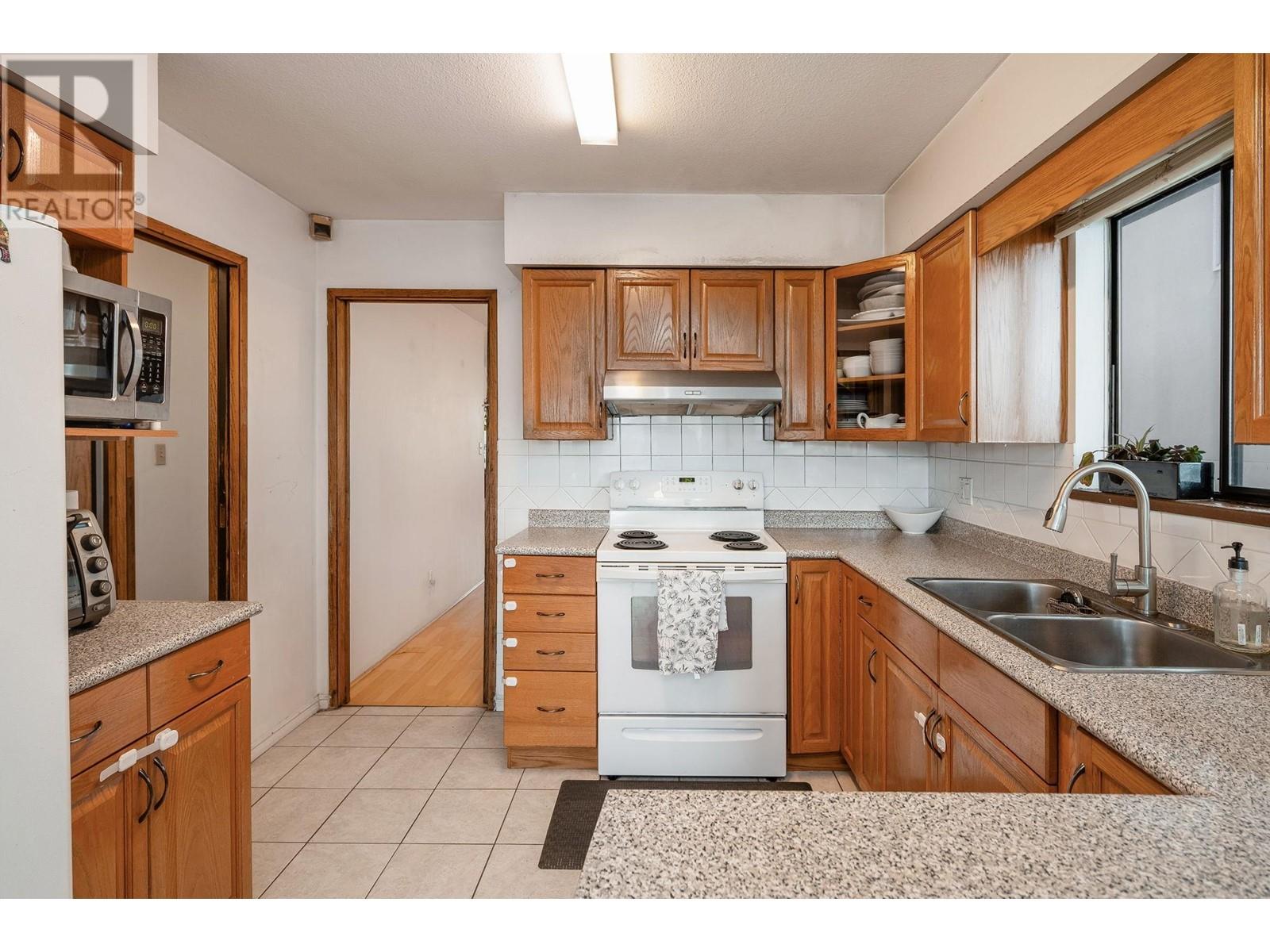 2165 E 41st Avenue, Vancouver, British Columbia  V5P 1L3 - Photo 14 - R2827337