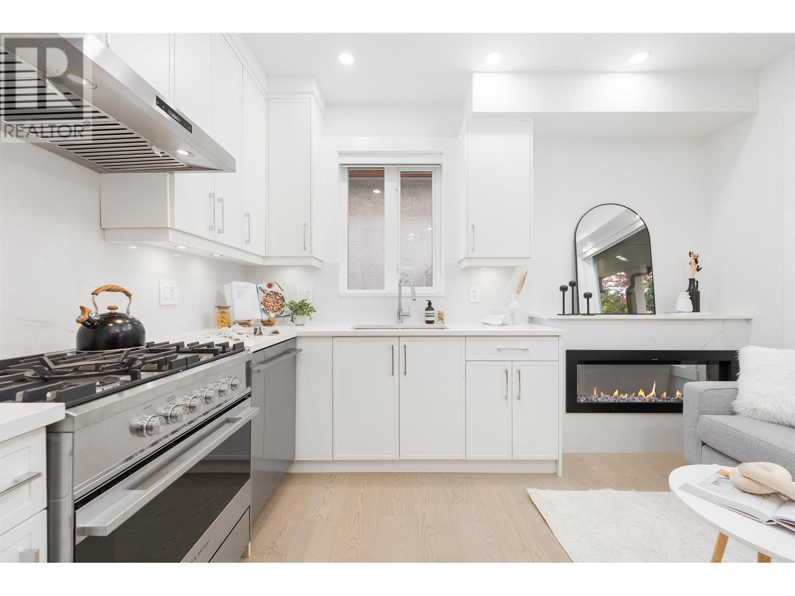 1318 E 49th Avenue, Vancouver, British Columbia  V5W 2J4 - Photo 9 - R2827438