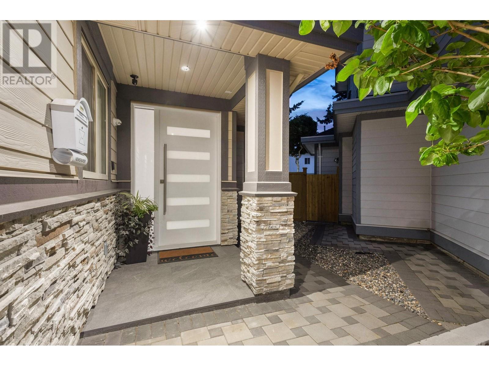 8386 Sierpina Place, Richmond, British Columbia  V7A 4N8 - Photo 4 - R2815858