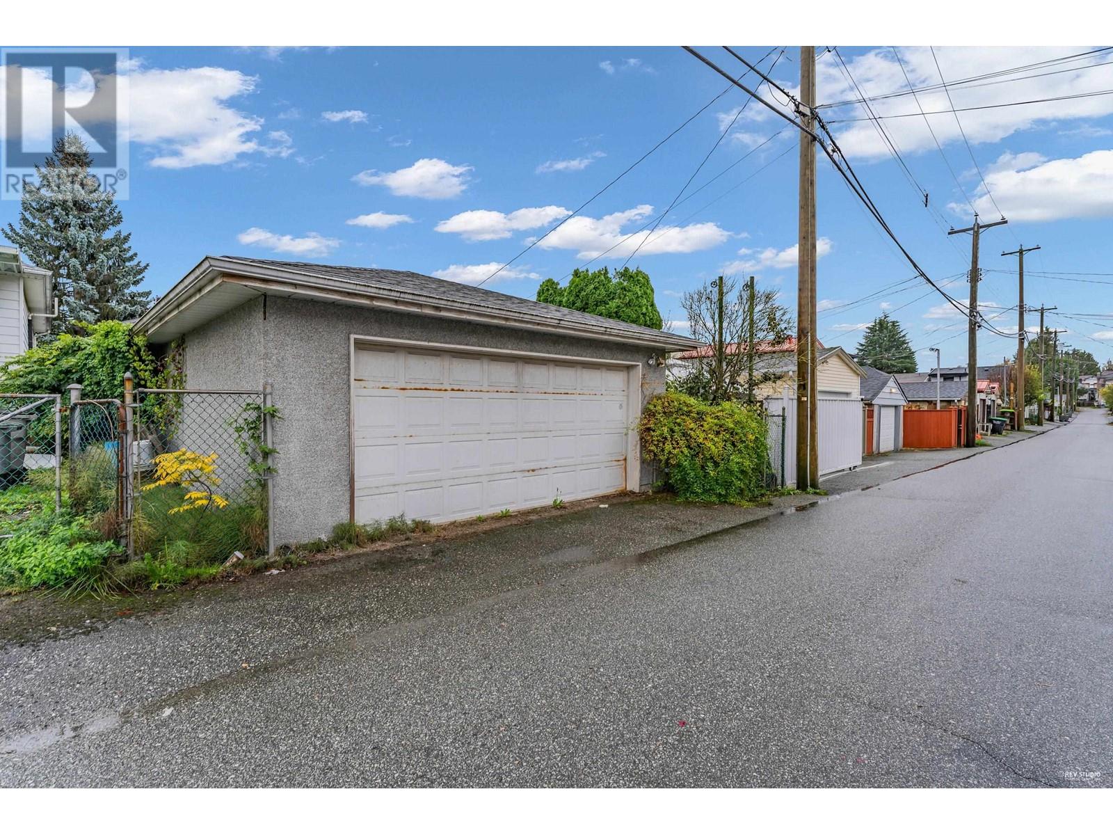 5133 Bursill Street, Vancouver, British Columbia  V5R 3Z4 - Photo 2 - R2826744