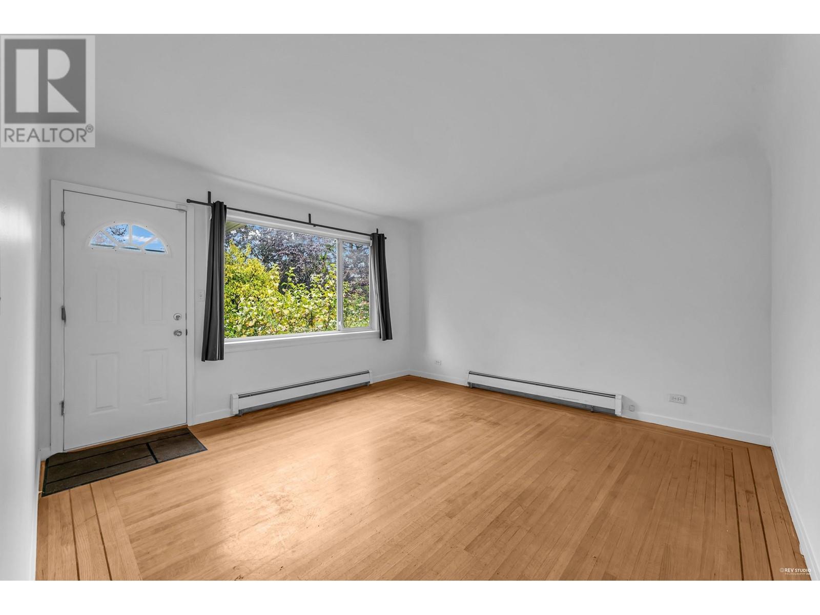 5133 Bursill Street, Vancouver, British Columbia  V5R 3Z4 - Photo 3 - R2826744