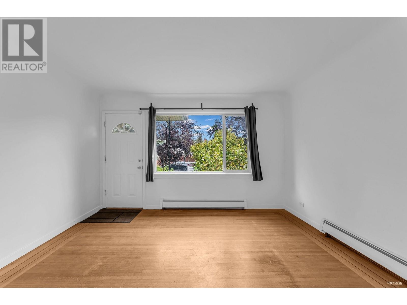 5133 Bursill Street, Vancouver, British Columbia  V5R 3Z4 - Photo 4 - R2826744
