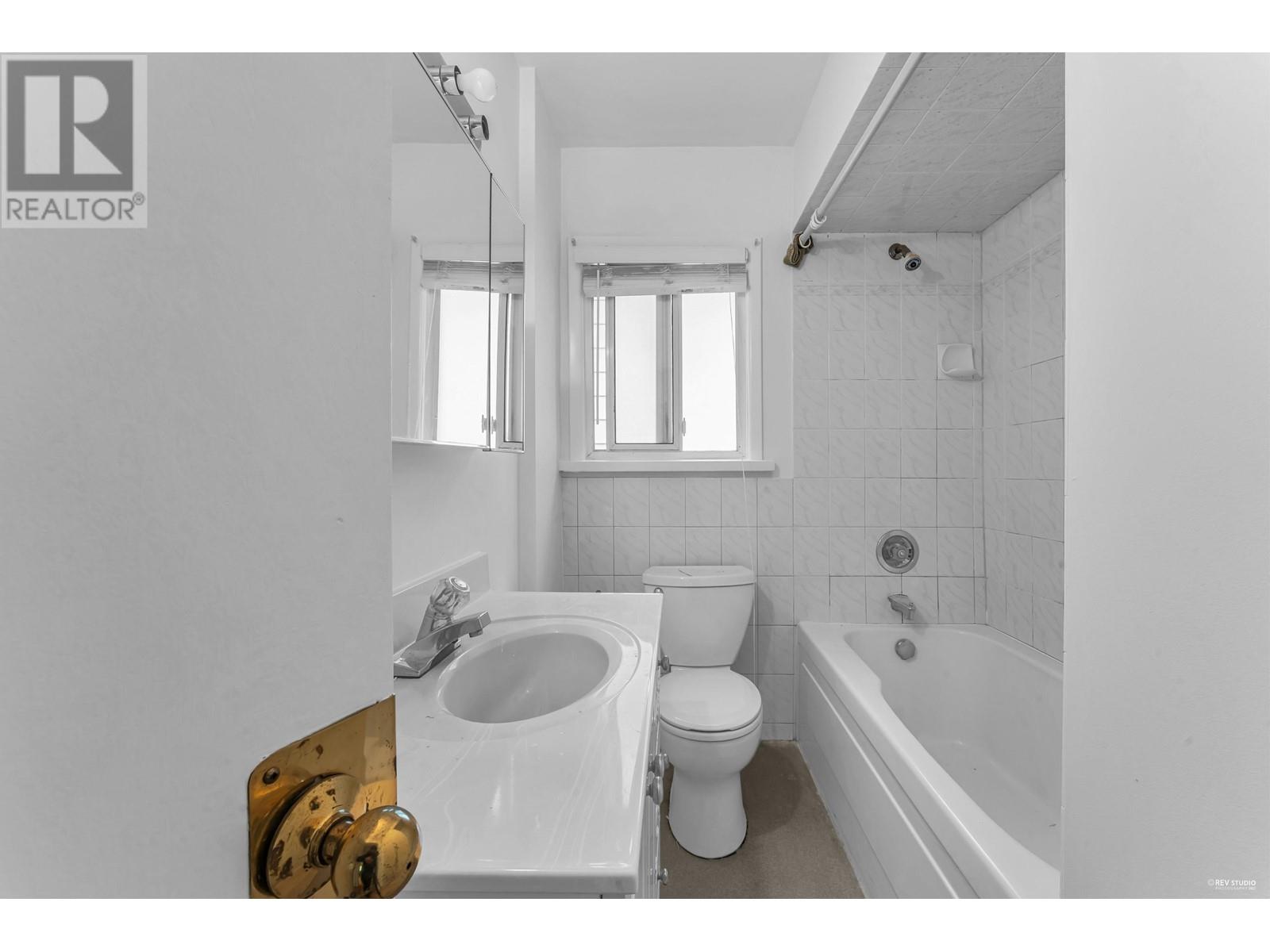 5133 Bursill Street, Vancouver, British Columbia  V5R 3Z4 - Photo 9 - R2826744