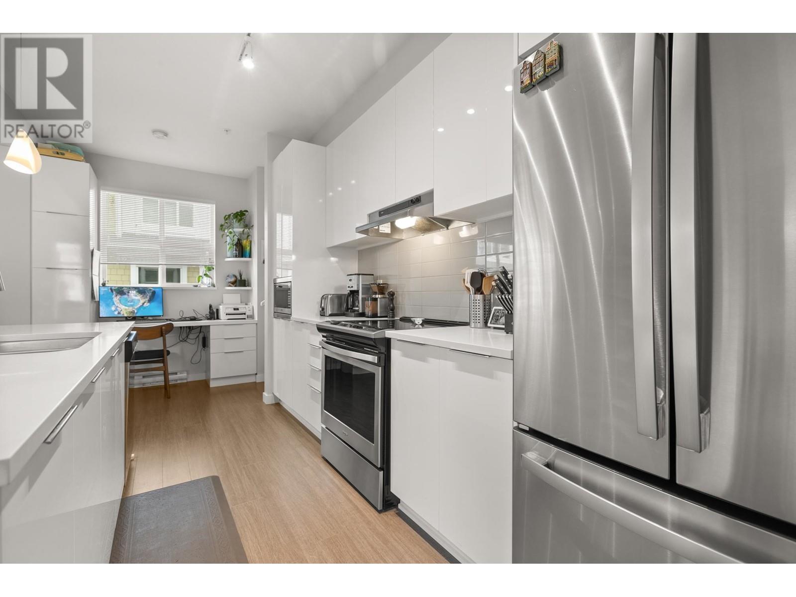 1704 11295 Pazarena Place, Maple Ridge, British Columbia  V2X 4K9 - Photo 14 - R2813536