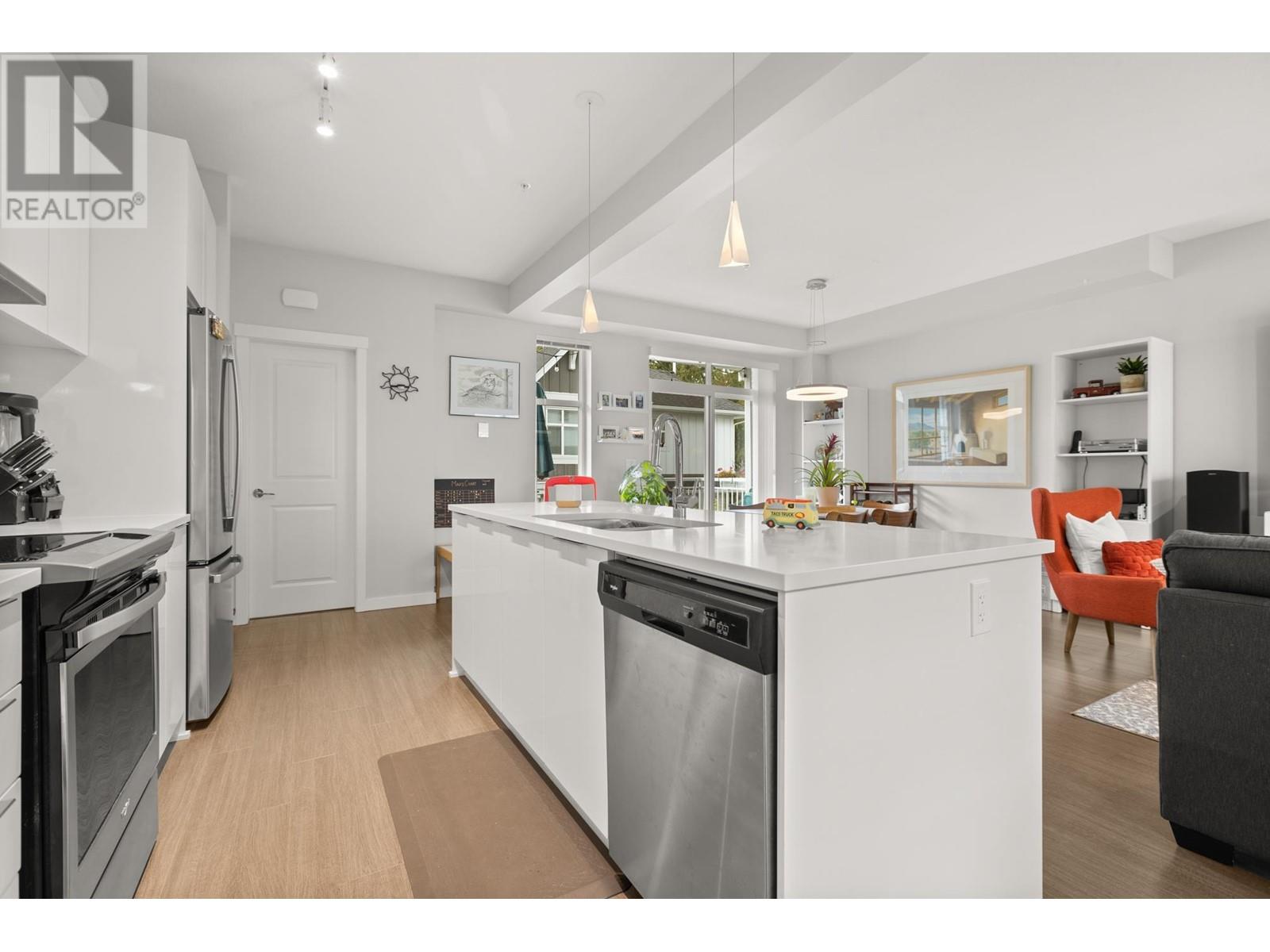 1704 11295 Pazarena Place, Maple Ridge, British Columbia  V2X 4K9 - Photo 12 - R2813536