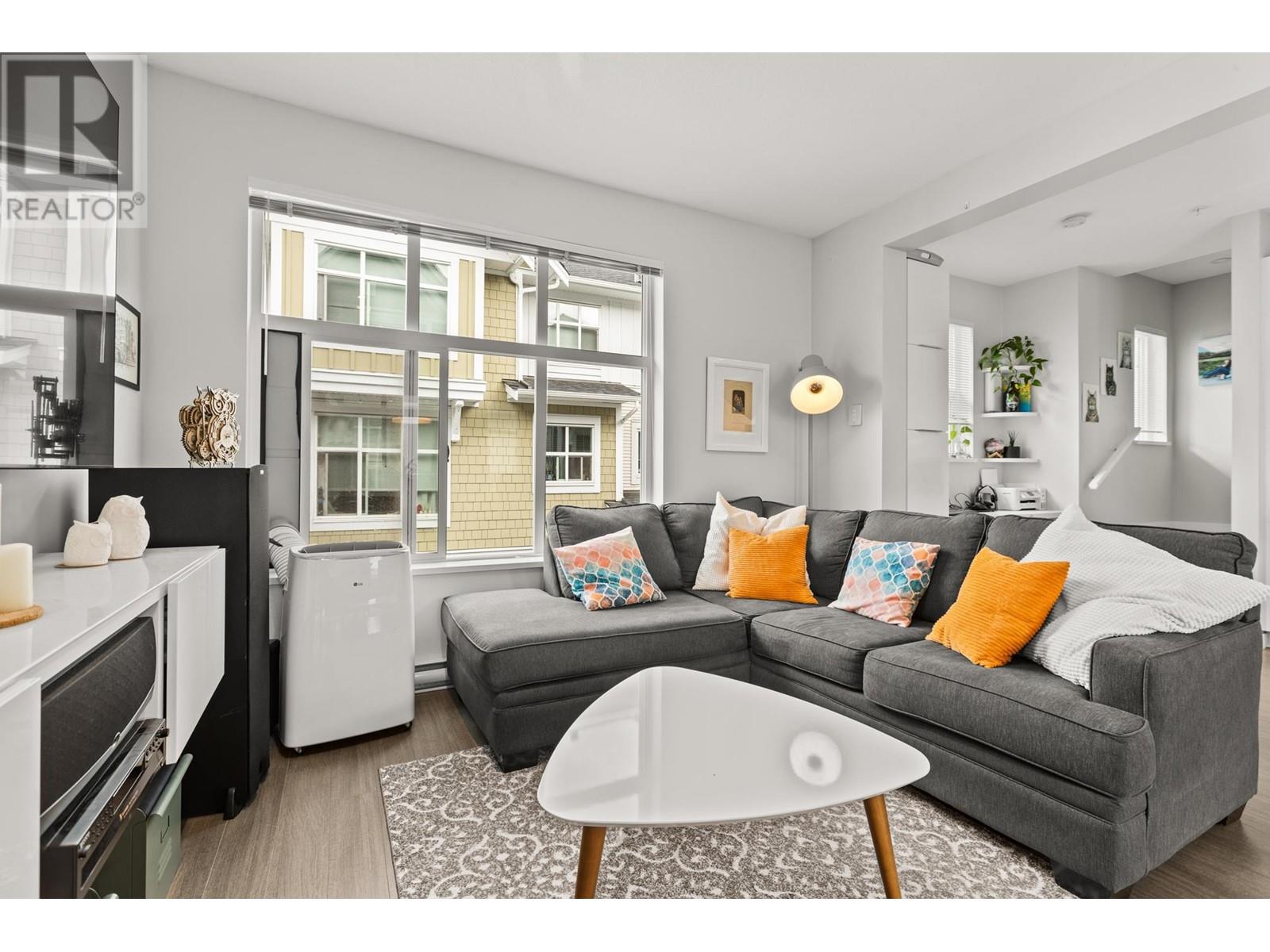 1704 11295 Pazarena Place, Maple Ridge, British Columbia  V2X 4K9 - Photo 5 - R2813536