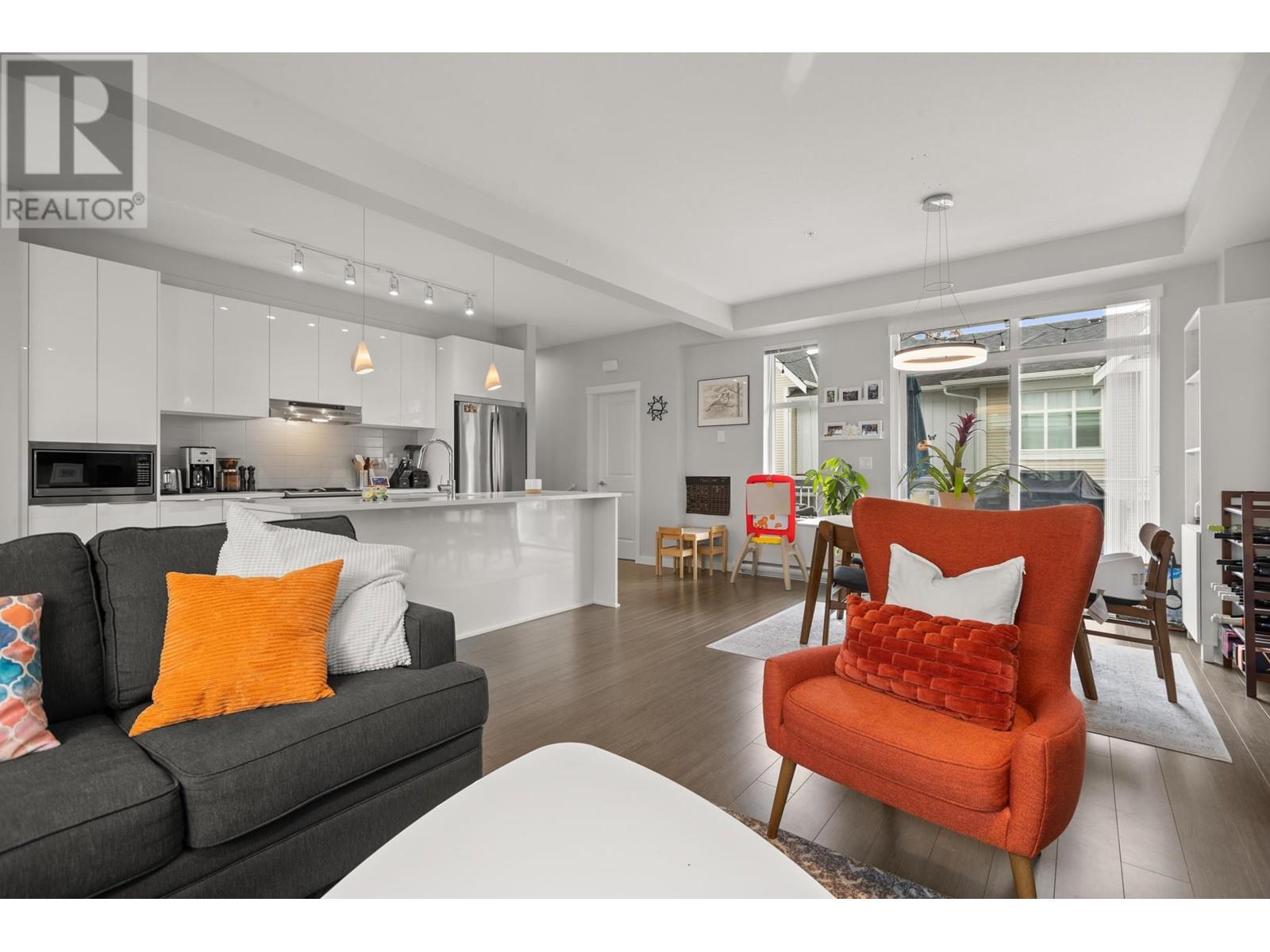 1704 11295 Pazarena Place, Maple Ridge, British Columbia  V2X 4K9 - Photo 8 - R2813536