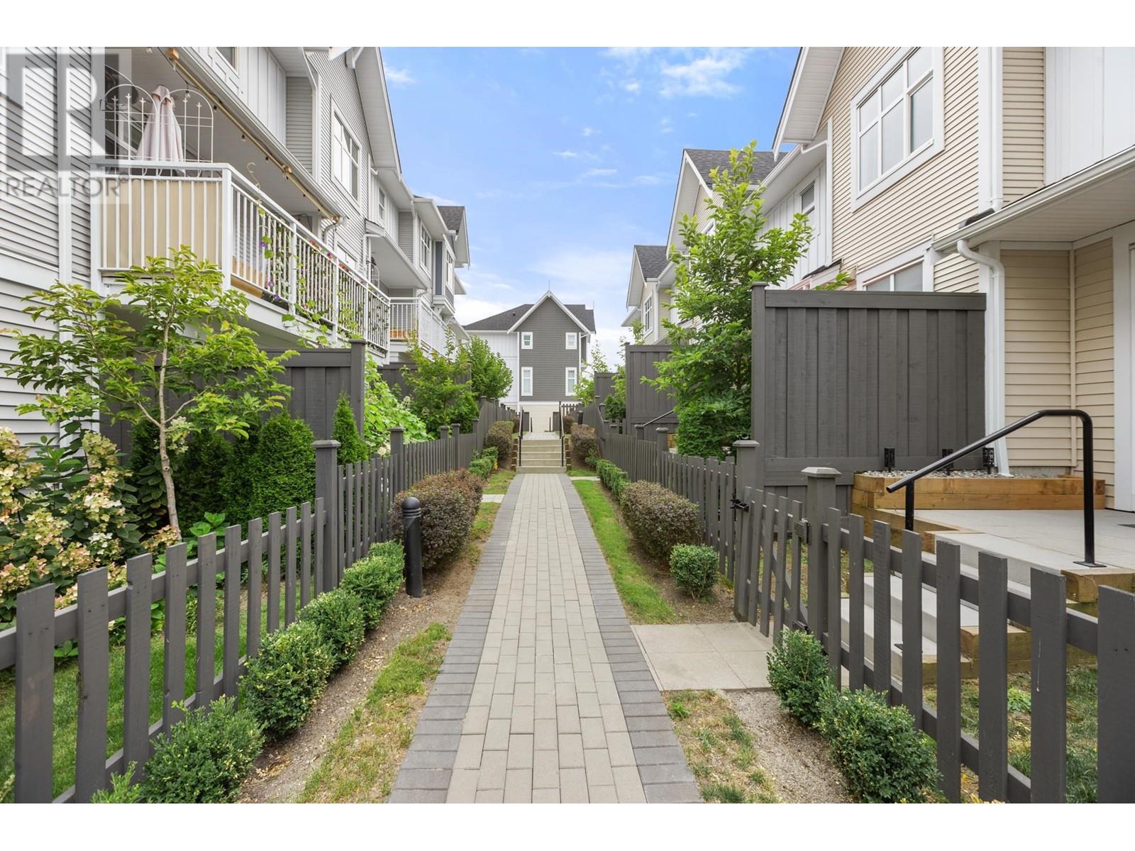 1704 11295 Pazarena Place, Maple Ridge, British Columbia  V2X 4K9 - Photo 40 - R2813536