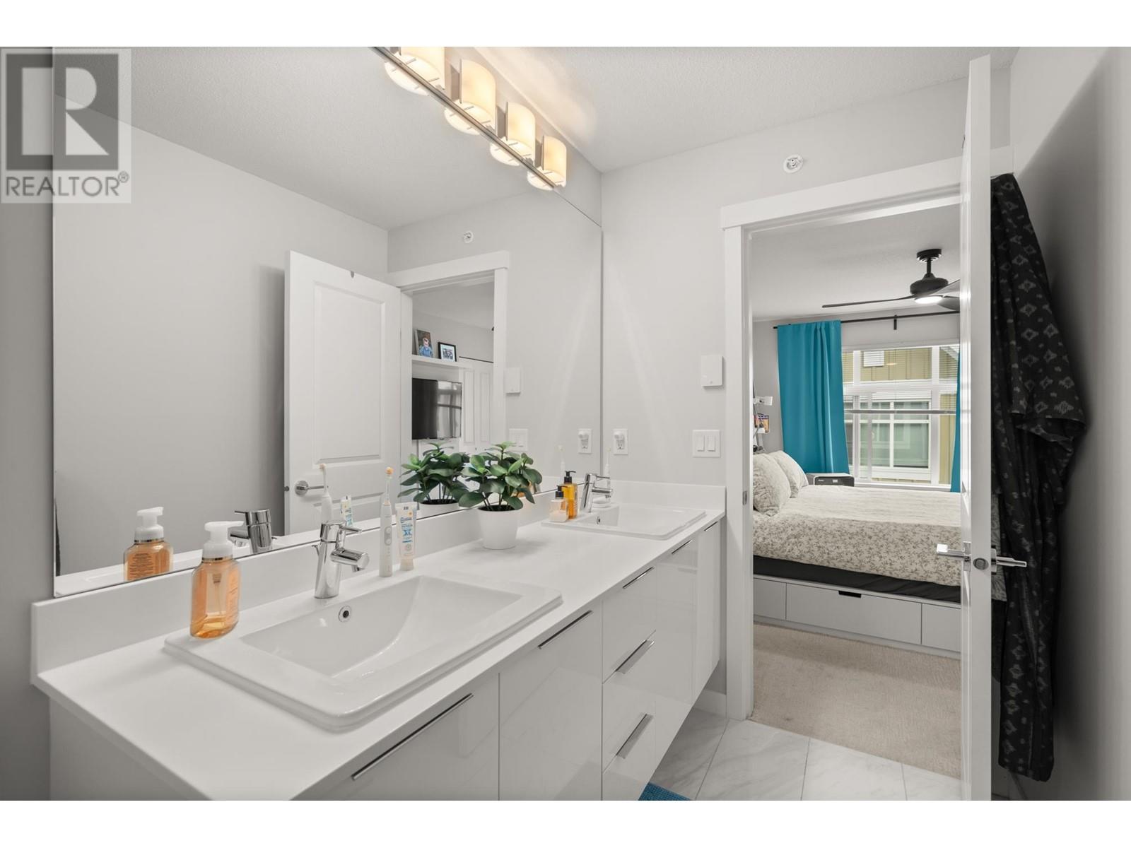 1704 11295 Pazarena Place, Maple Ridge, British Columbia  V2X 4K9 - Photo 29 - R2813536