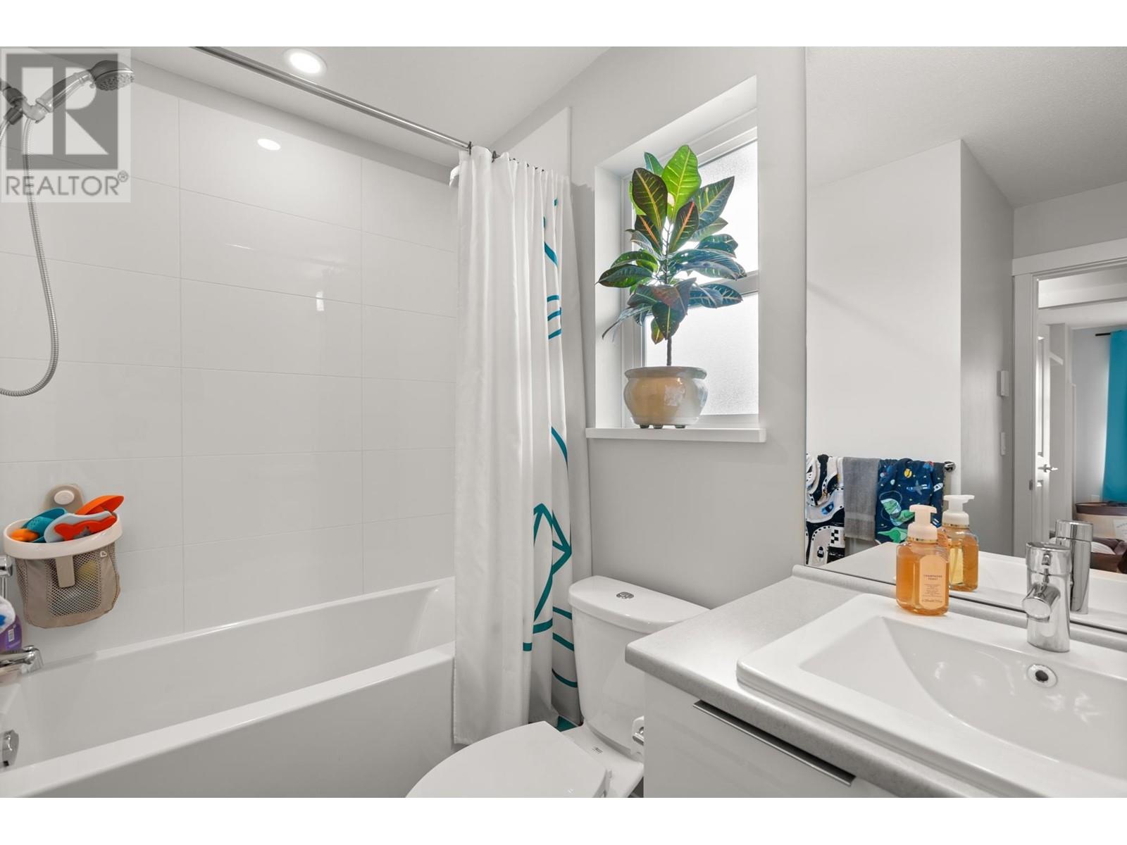 1704 11295 Pazarena Place, Maple Ridge, British Columbia  V2X 4K9 - Photo 31 - R2813536