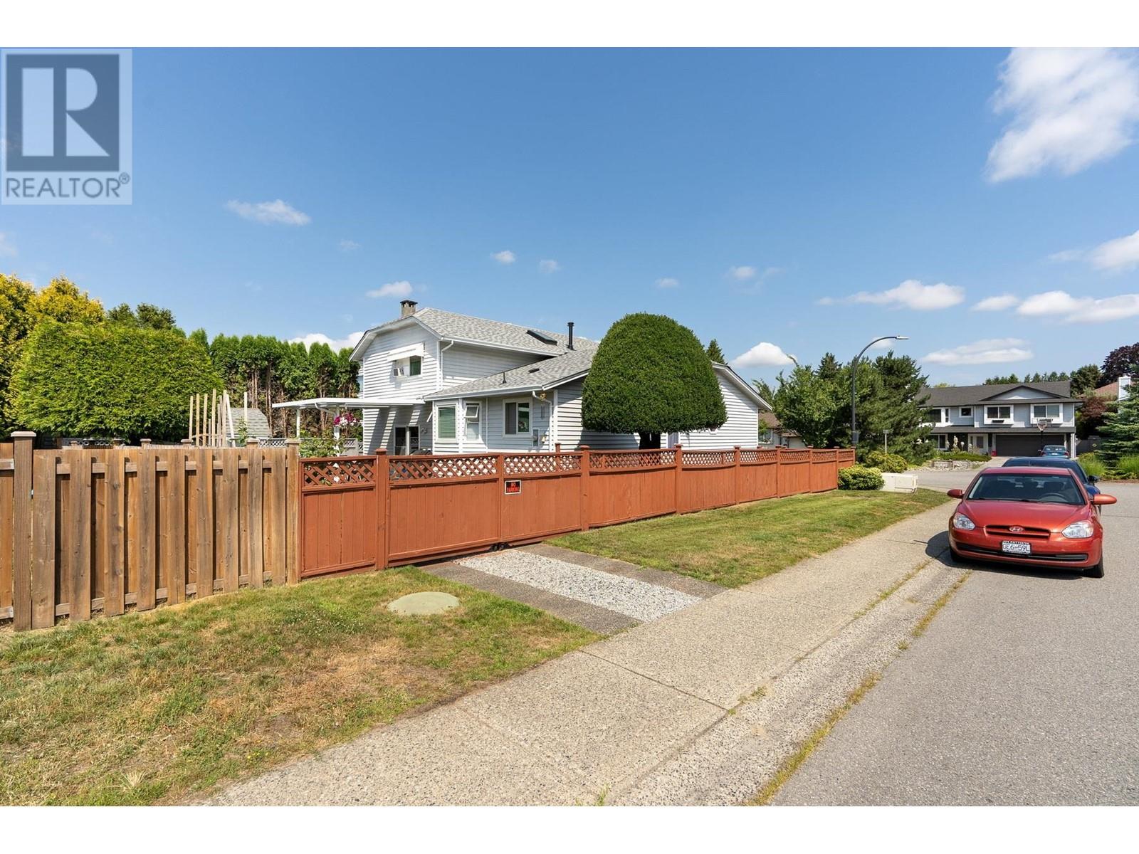 20280 Ashley Crescent, Maple Ridge, British Columbia  V2X 9N2 - Photo 2 - R2827576