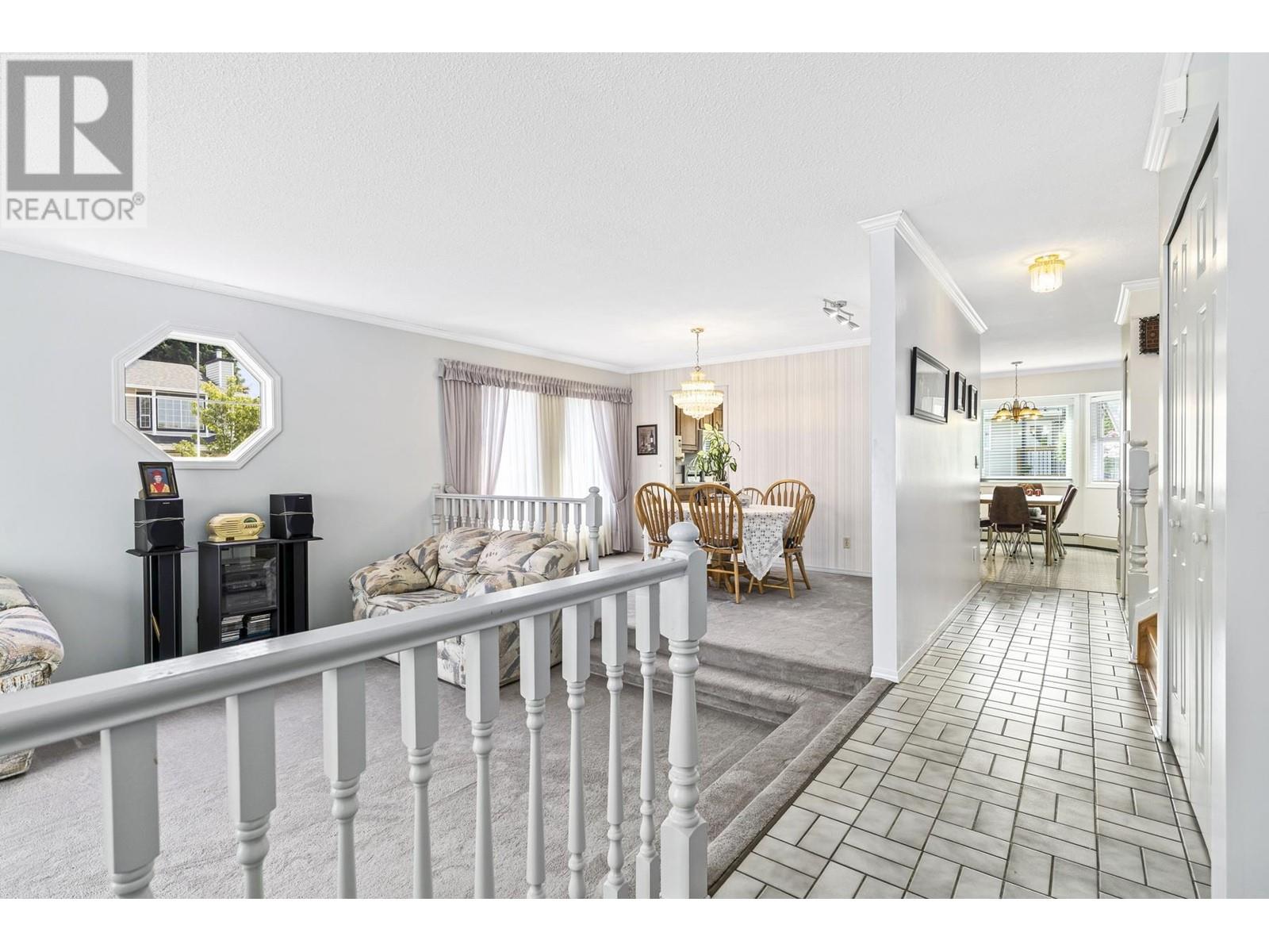 20280 Ashley Crescent, Maple Ridge, British Columbia  V2X 9N2 - Photo 3 - R2827576