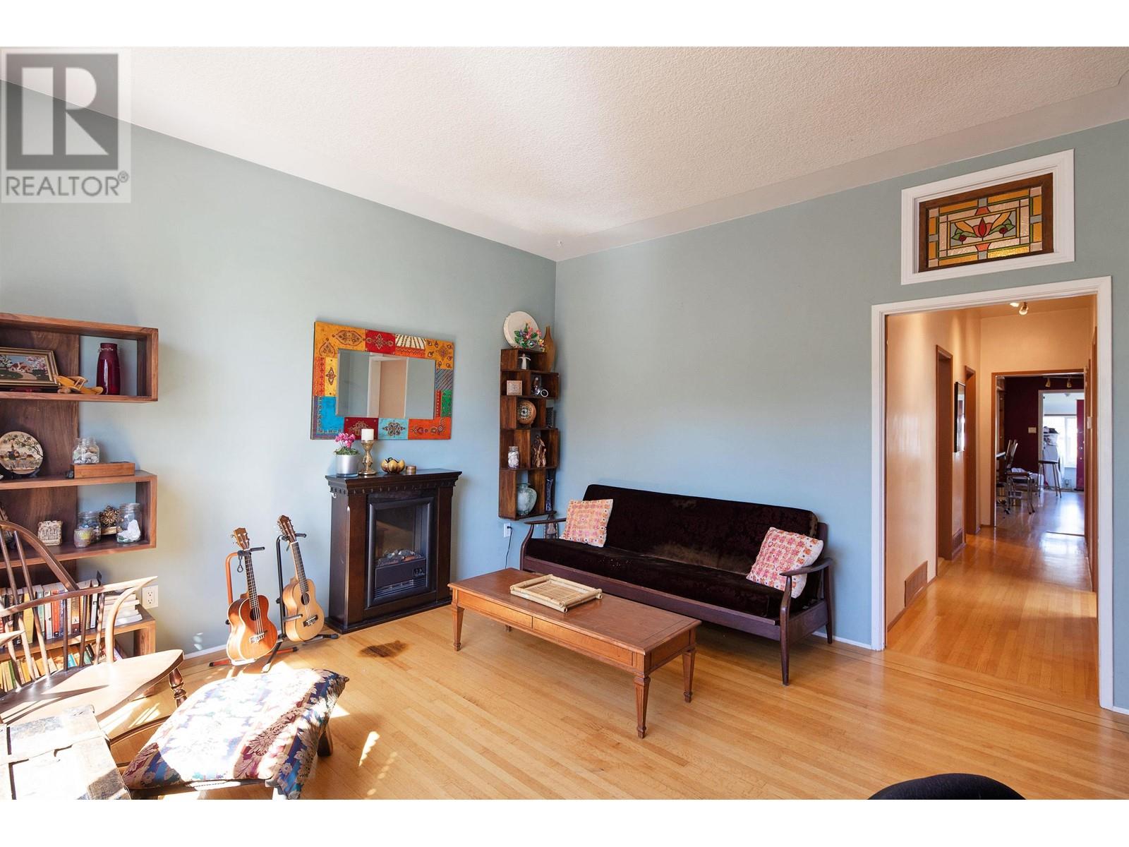 5828 Sophia Street, Vancouver, British Columbia  V5W 2W4 - Photo 3 - R2827588