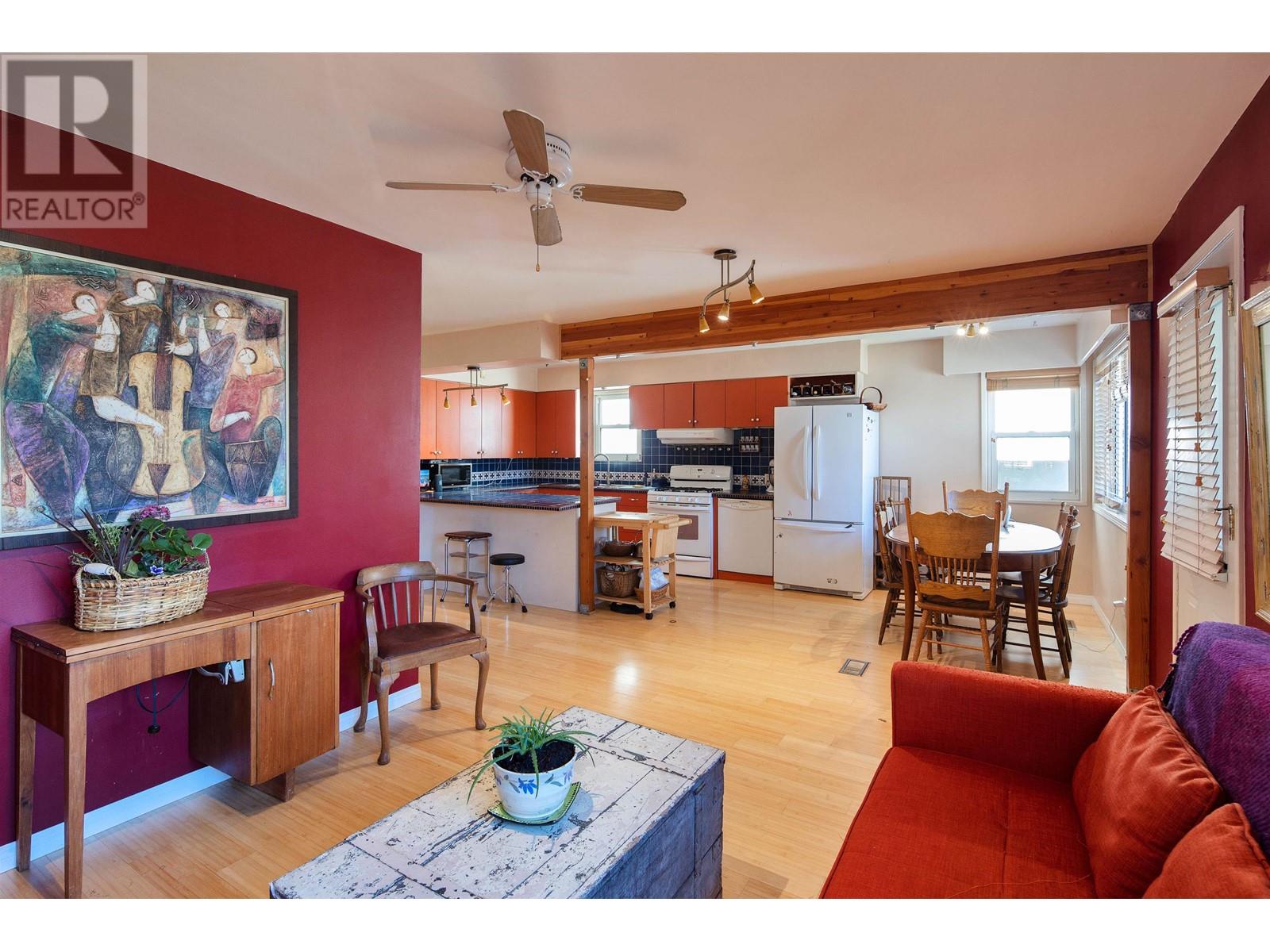 5828 Sophia Street, Vancouver, British Columbia  V5W 2W4 - Photo 5 - R2827588