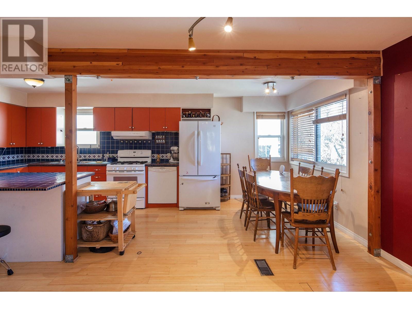 5828 Sophia Street, Vancouver, British Columbia  V5W 2W4 - Photo 6 - R2827588