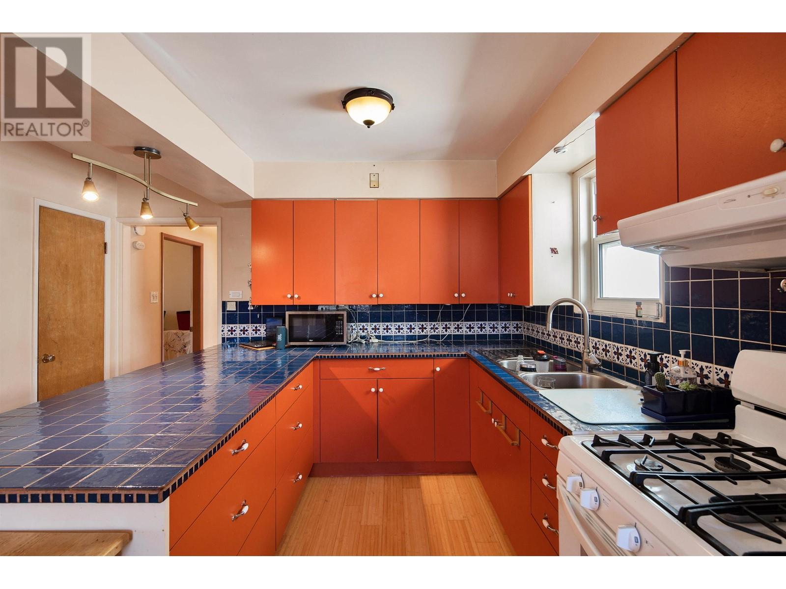 5828 Sophia Street, Vancouver, British Columbia  V5W 2W4 - Photo 9 - R2827588