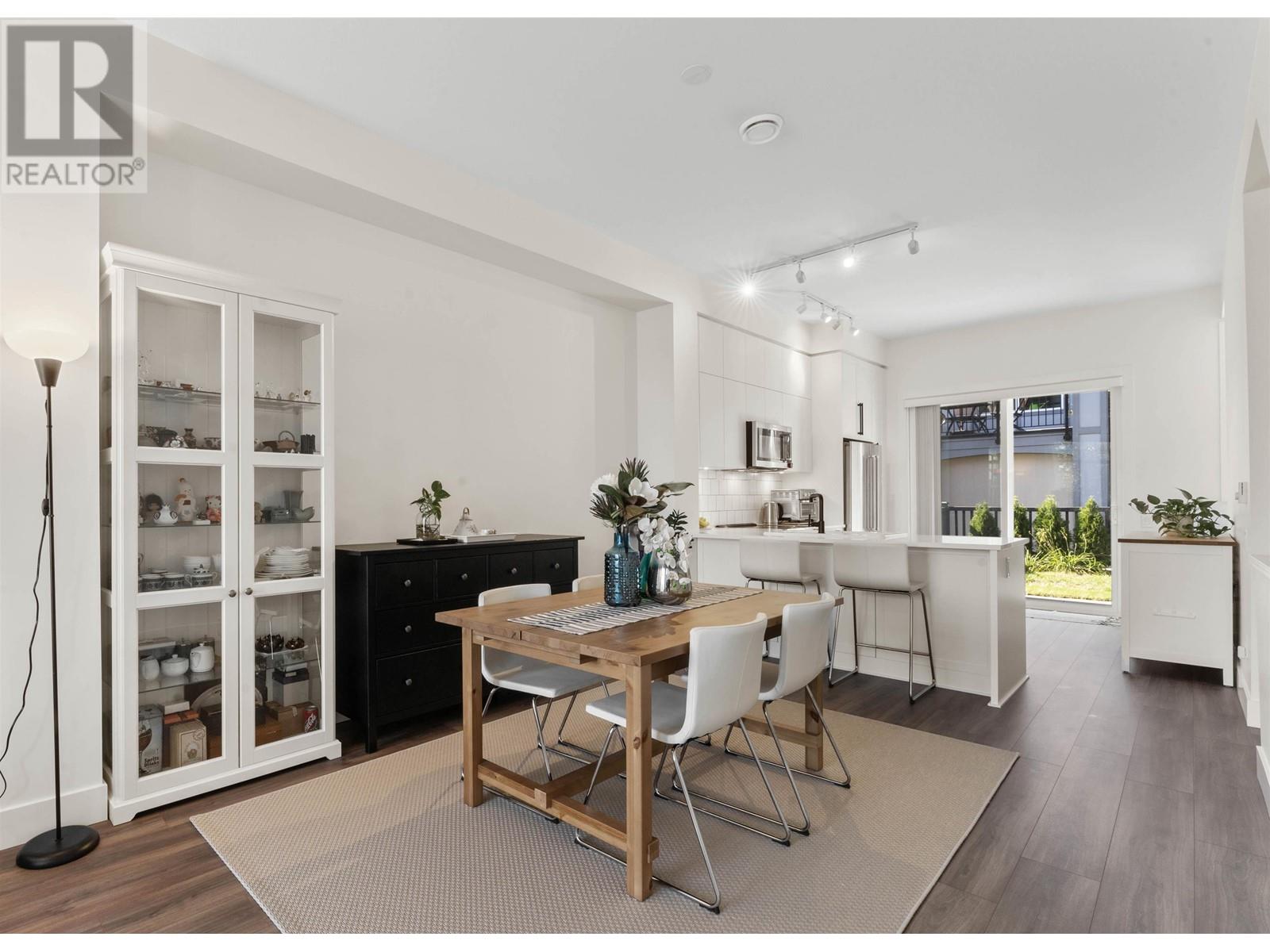 99 3552 Victoria Drive, Coquitlam, British Columbia  V3C 3V4 - Photo 11 - R2827549