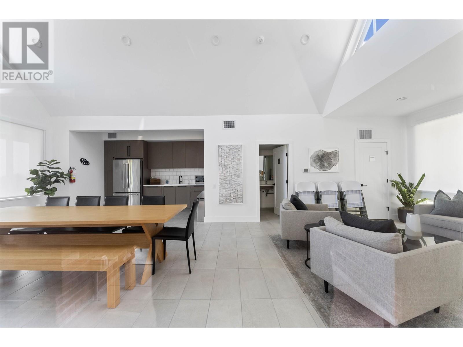 99 3552 Victoria Drive, Coquitlam, British Columbia  V3C 3V4 - Photo 22 - R2827549