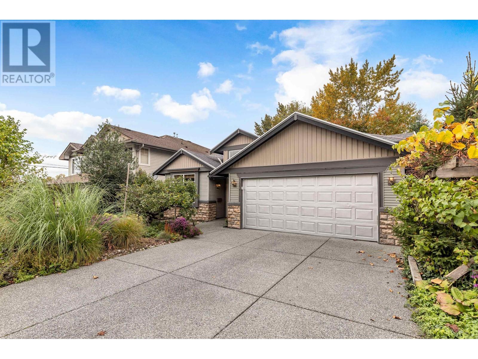 22713 125a Avenue, Maple Ridge, British Columbia  V2X 3T8 - Photo 2 - R2827259