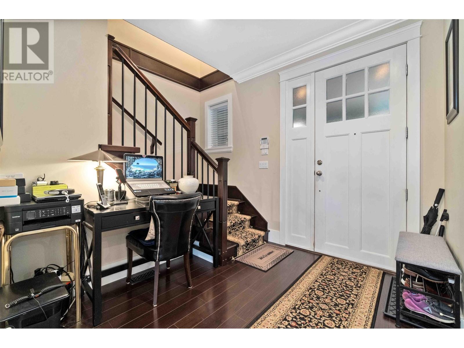 1048 Charland Avenue, Coquitlam, British Columbia  V3K 3K9 - Photo 4 - R2827024