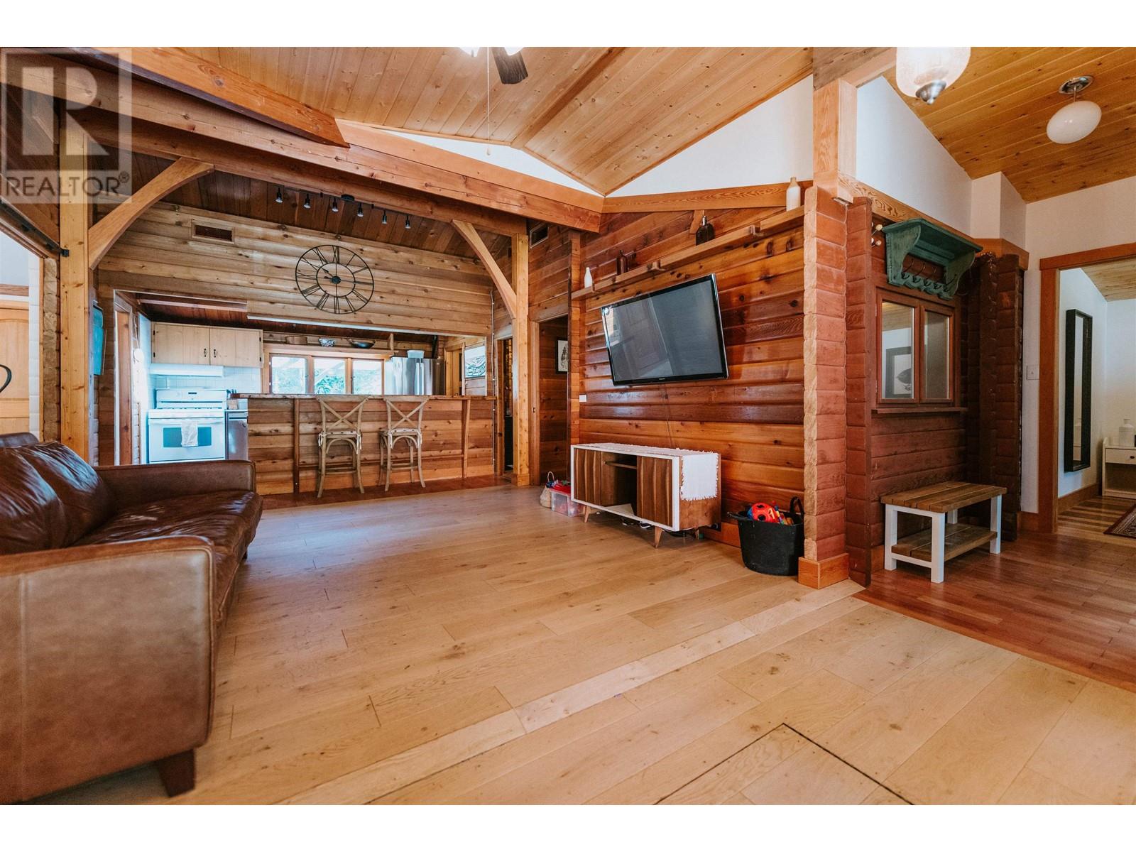 7999 Northwood Road, Halfmoon Bay, British Columbia  V7Z 1C8 - Photo 11 - R2809620