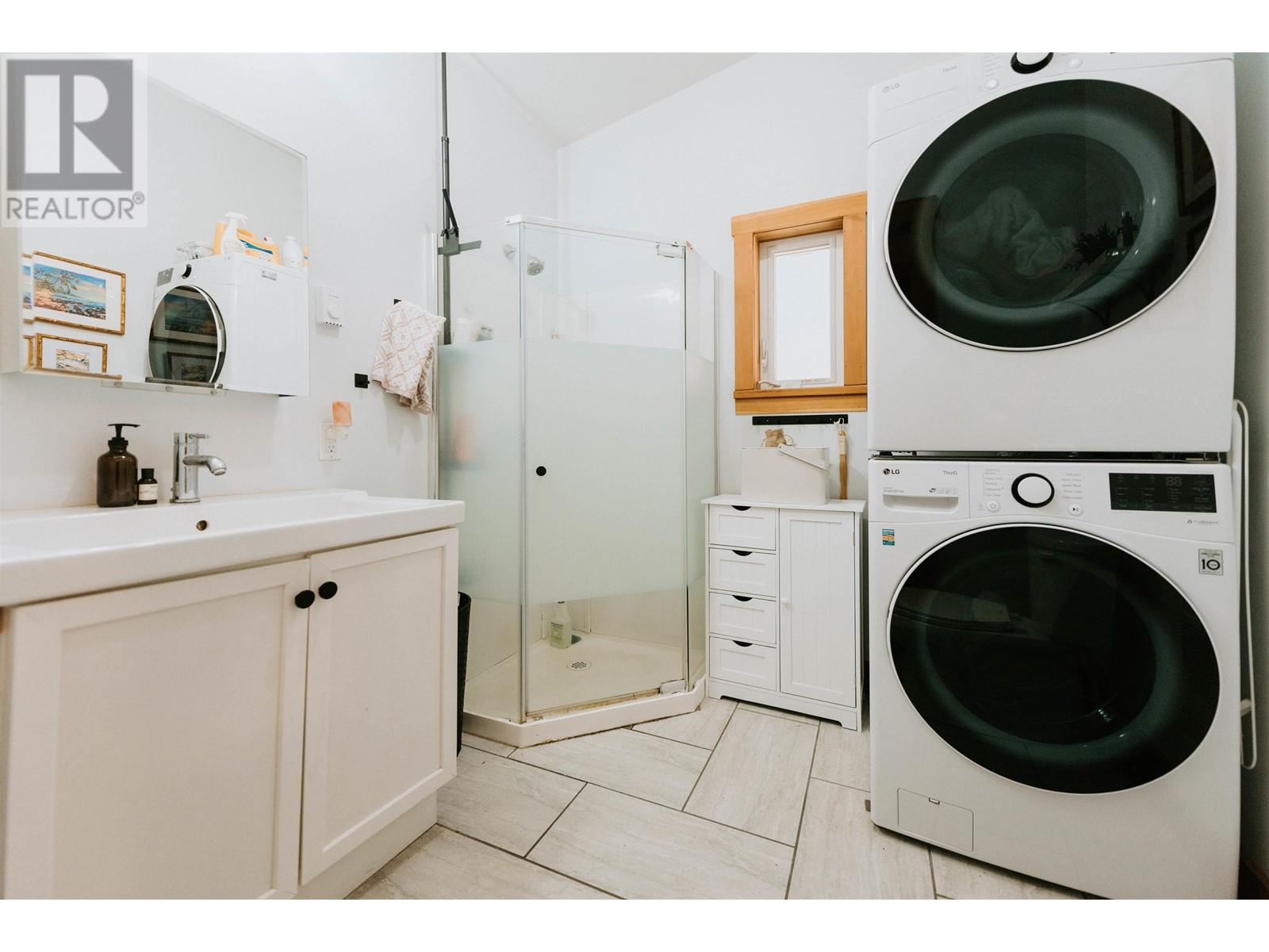 7999 Northwood Road, Halfmoon Bay, British Columbia  V7Z 1C8 - Photo 5 - R2809620