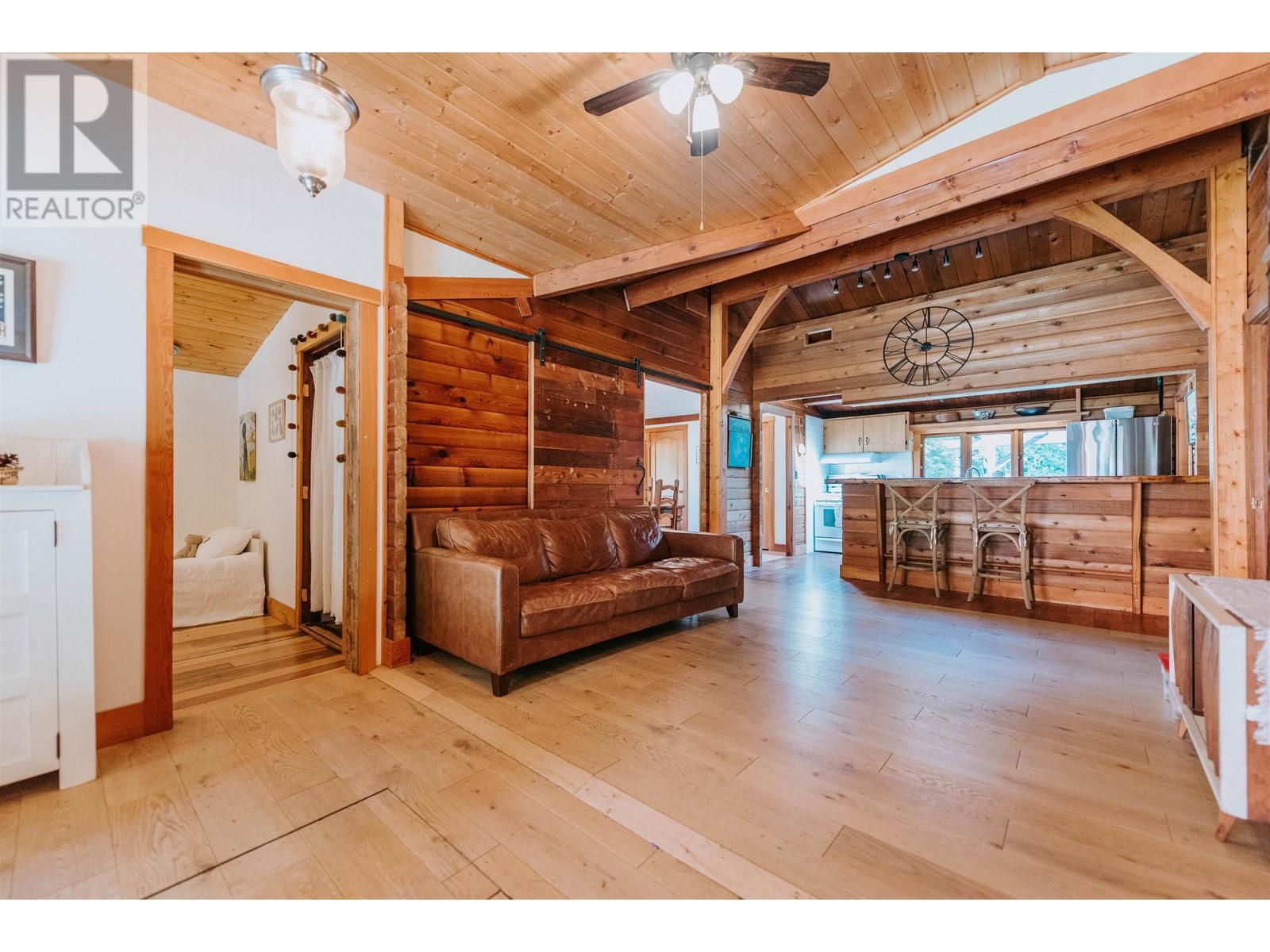 7999 Northwood Road, Halfmoon Bay, British Columbia  V7Z 1C8 - Photo 13 - R2809620