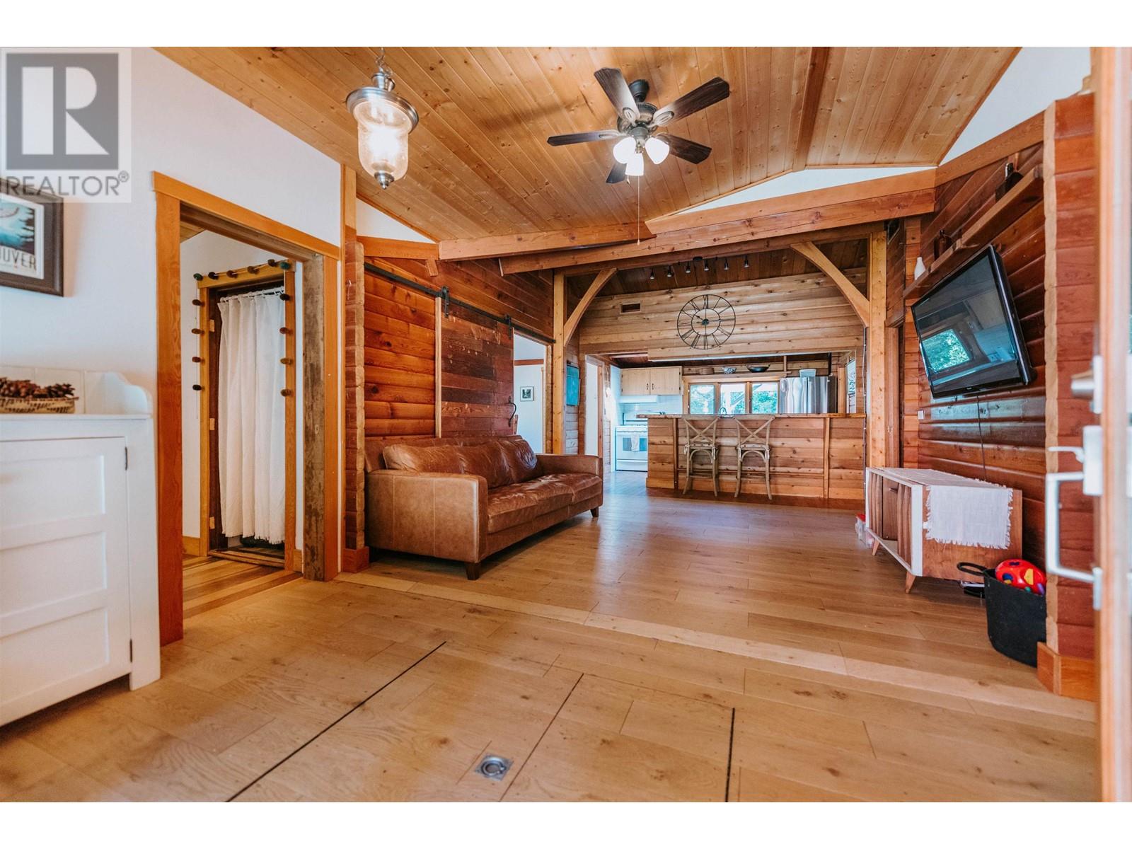 7999 Northwood Road, Halfmoon Bay, British Columbia  V7Z 1C8 - Photo 10 - R2809620