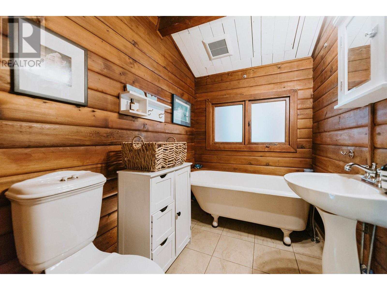 7999 Northwood Road, Halfmoon Bay, British Columbia  V7Z 1C8 - Photo 7 - R2809620