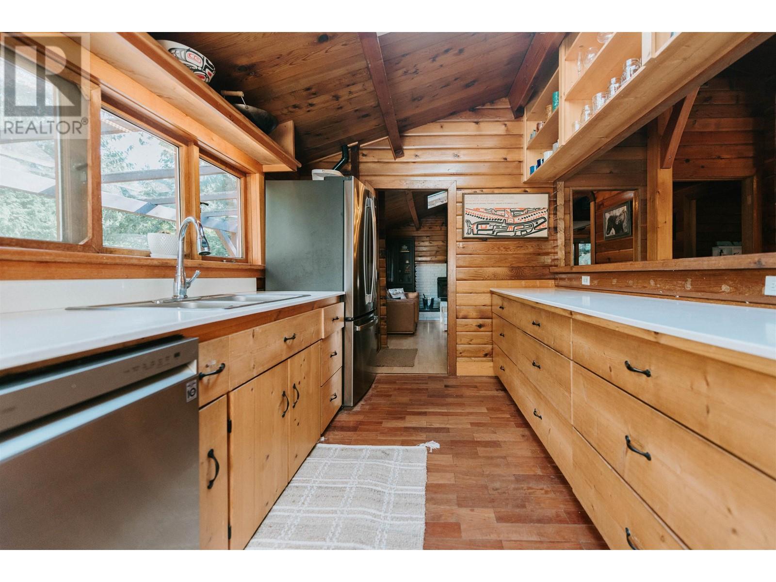 7999 Northwood Road, Halfmoon Bay, British Columbia  V7Z 1C8 - Photo 19 - R2809620