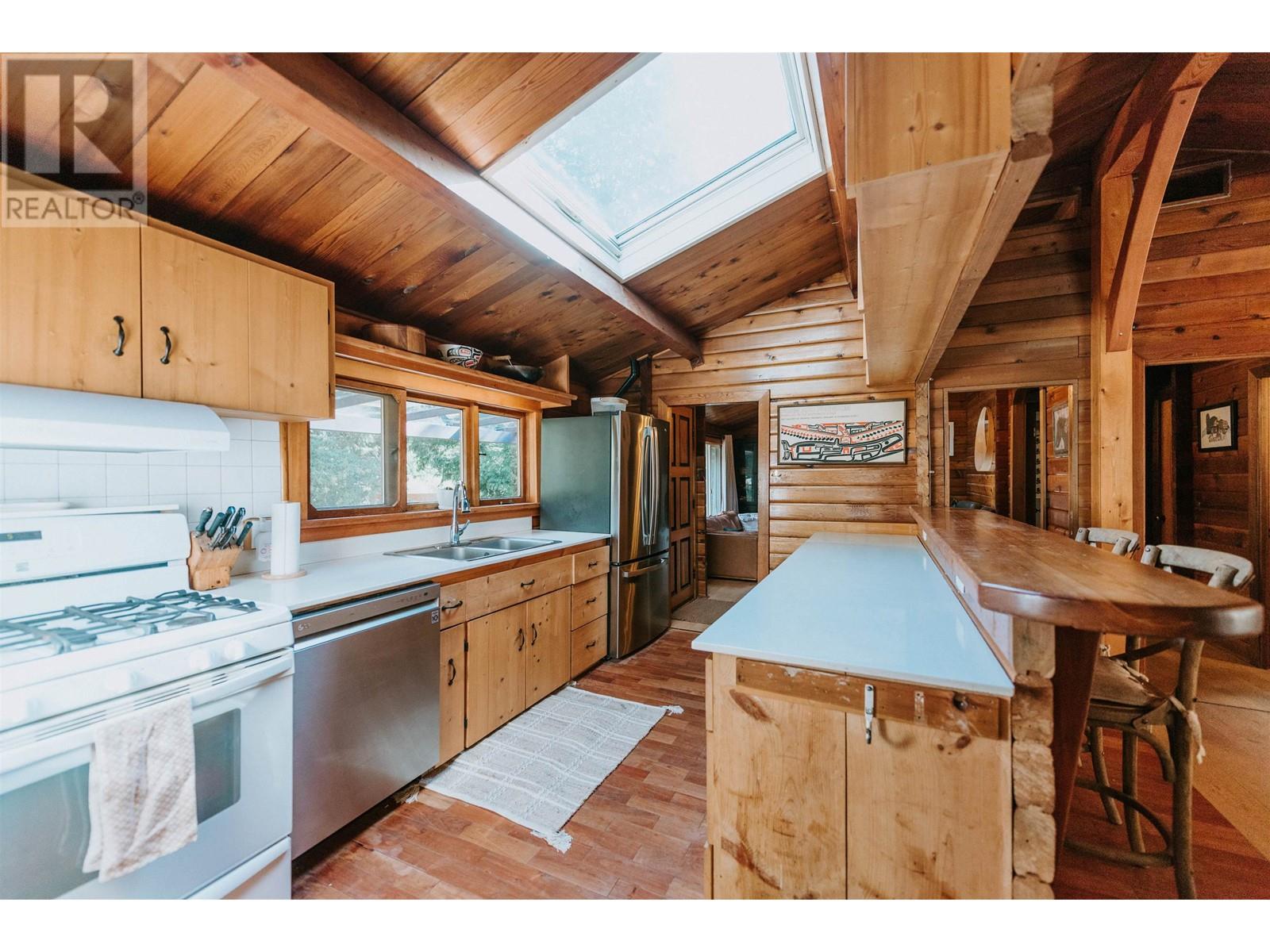 7999 Northwood Road, Halfmoon Bay, British Columbia  V7Z 1C8 - Photo 18 - R2809620
