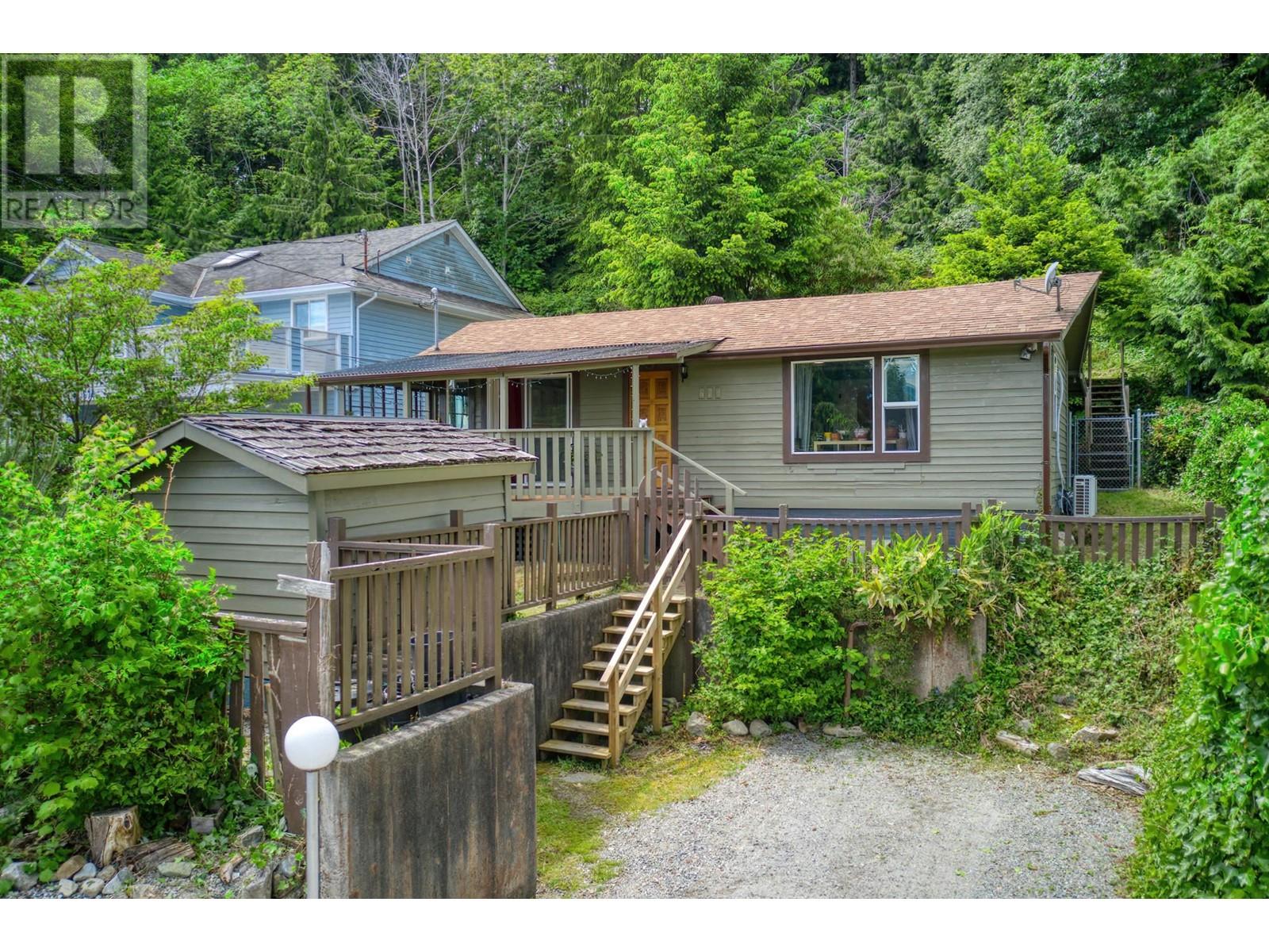 672 Gower Point Road, Gibsons, British Columbia  V0N 1V8 - Photo 24 - R2826981