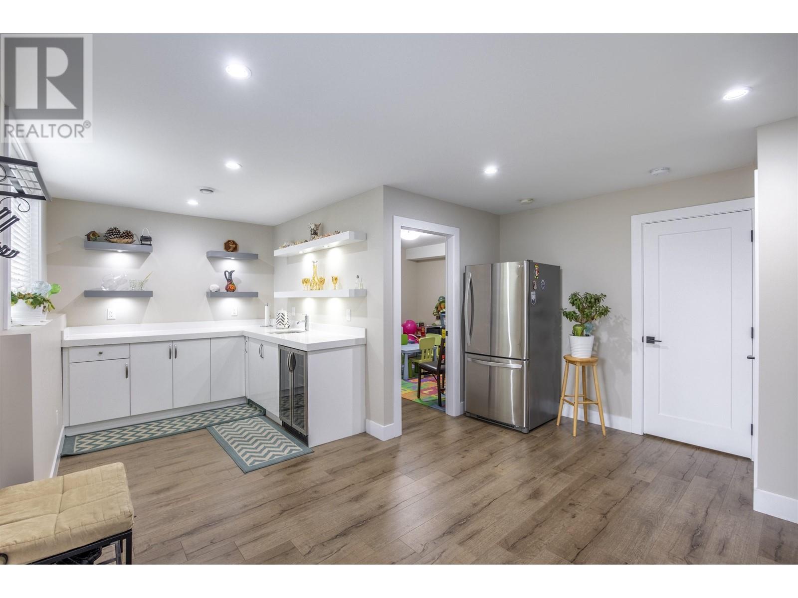 1008 Delestre Avenue, Coquitlam, British Columbia  V3K 2G8 - Photo 25 - R2826326