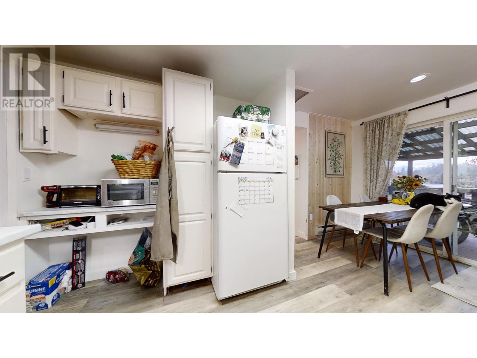 672 Gower Point Road, Gibsons, British Columbia  V0N 1V8 - Photo 8 - R2826981