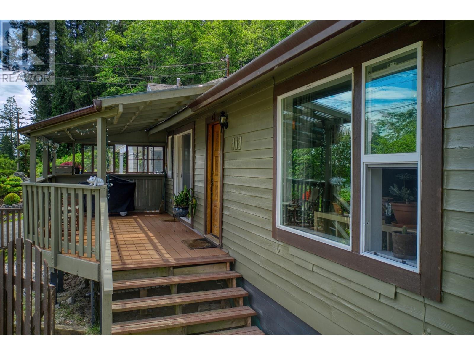 672 Gower Point Road, Gibsons, British Columbia  V0N 1V8 - Photo 31 - R2826981