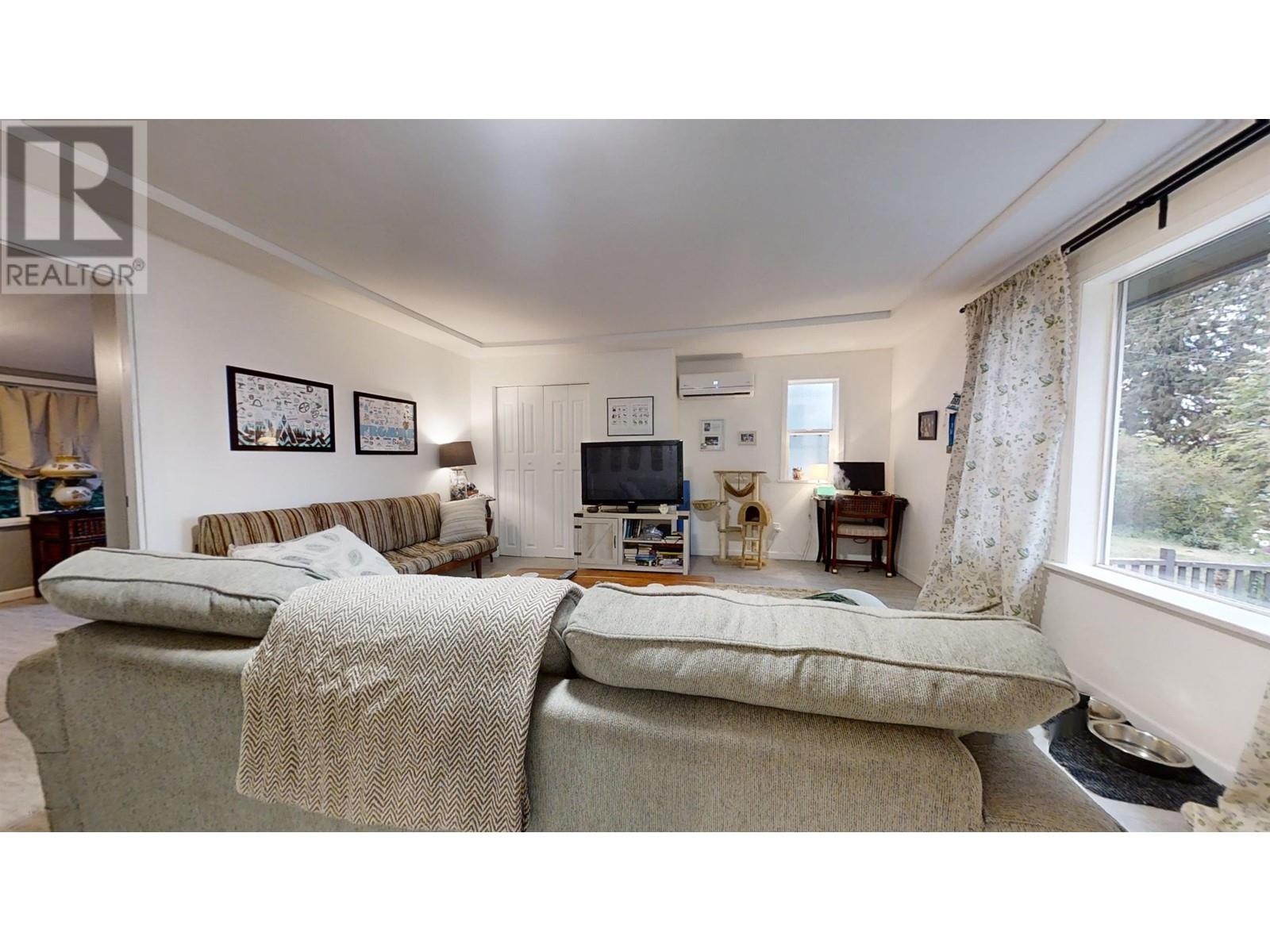 672 Gower Point Road, Gibsons, British Columbia  V0N 1V8 - Photo 10 - R2826981