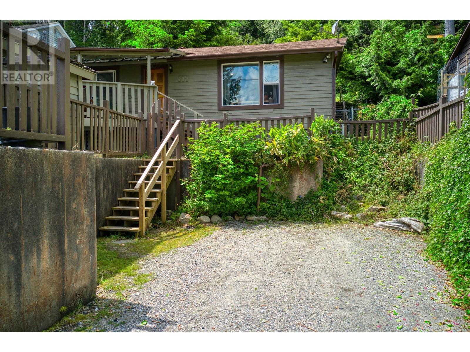 672 Gower Point Road, Gibsons, British Columbia  V0N 1V8 - Photo 35 - R2826981