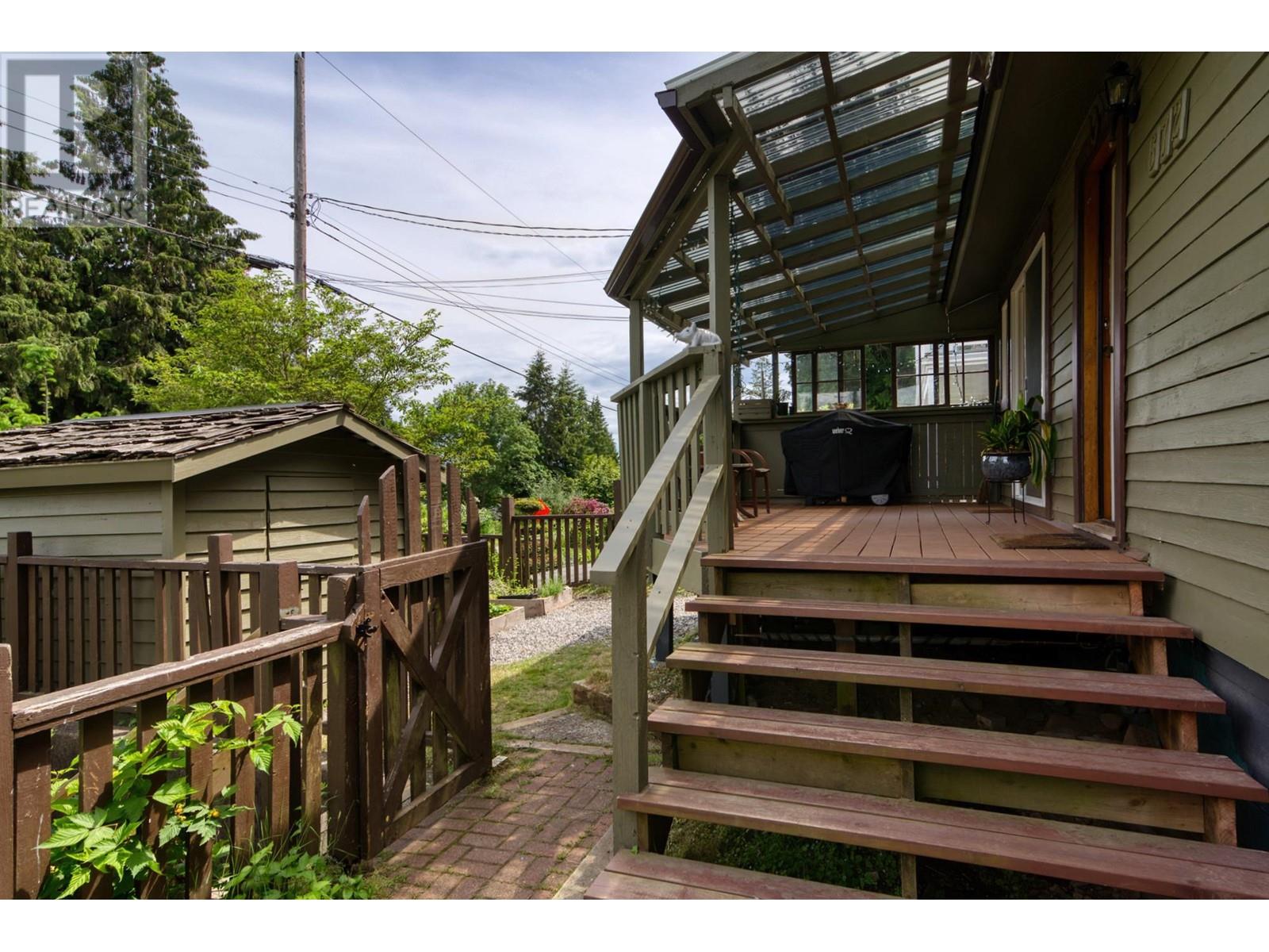 672 Gower Point Road, Gibsons, British Columbia  V0N 1V8 - Photo 32 - R2826981
