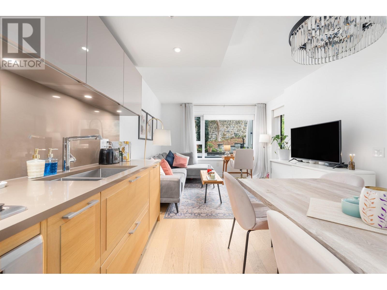 205 7128 Adera Street, Vancouver, British Columbia  V6P 0H6 - Photo 4 - R2827045